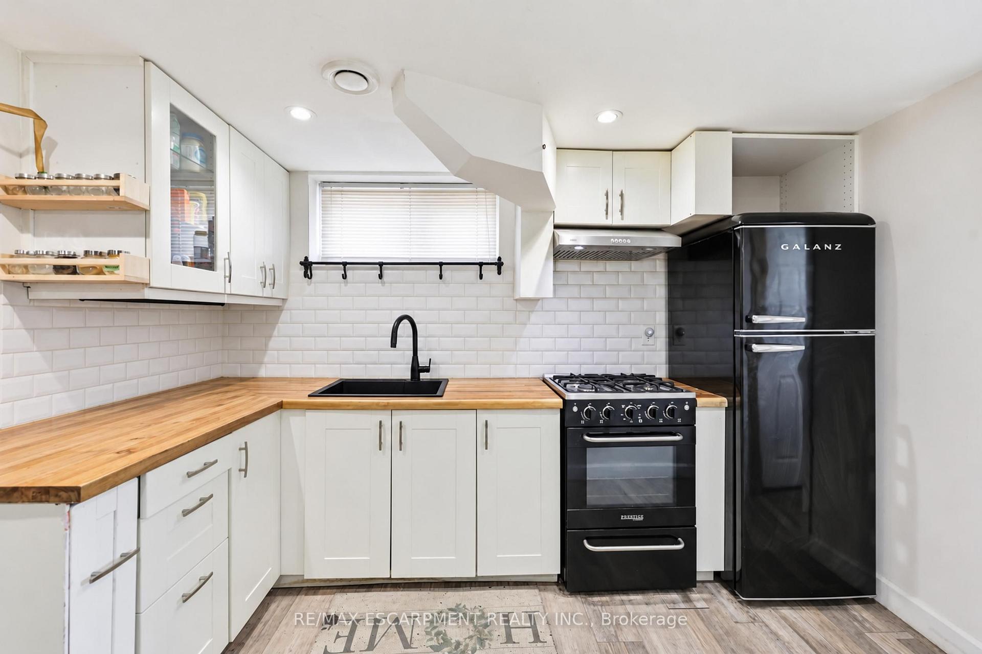 Photo 19 of 894 Brucedale Avenue E, Hamilton, Sunninghill — HOMEH