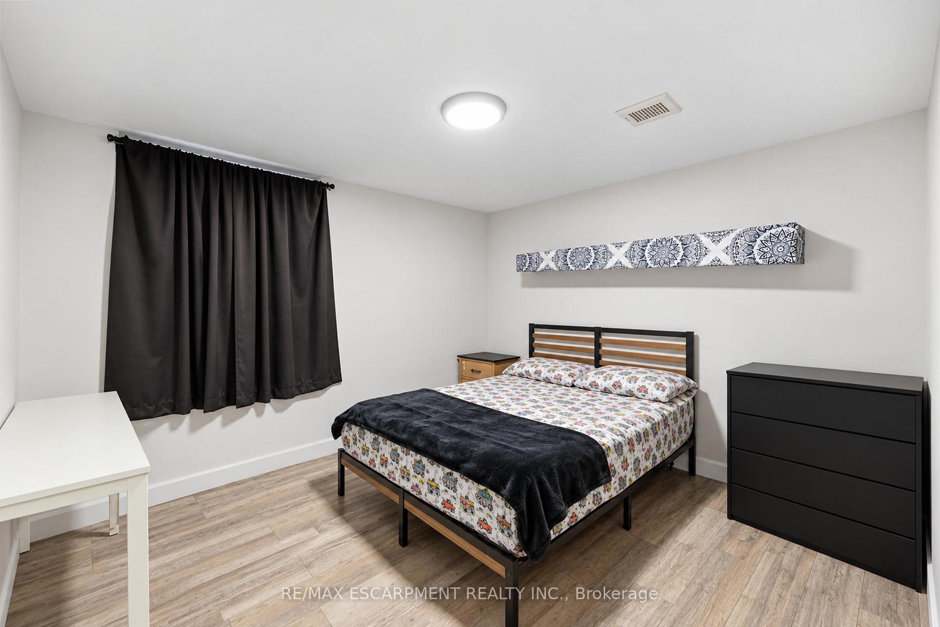Photo 22 of 894 Brucedale Avenue E, Hamilton, Sunninghill — HOMEH