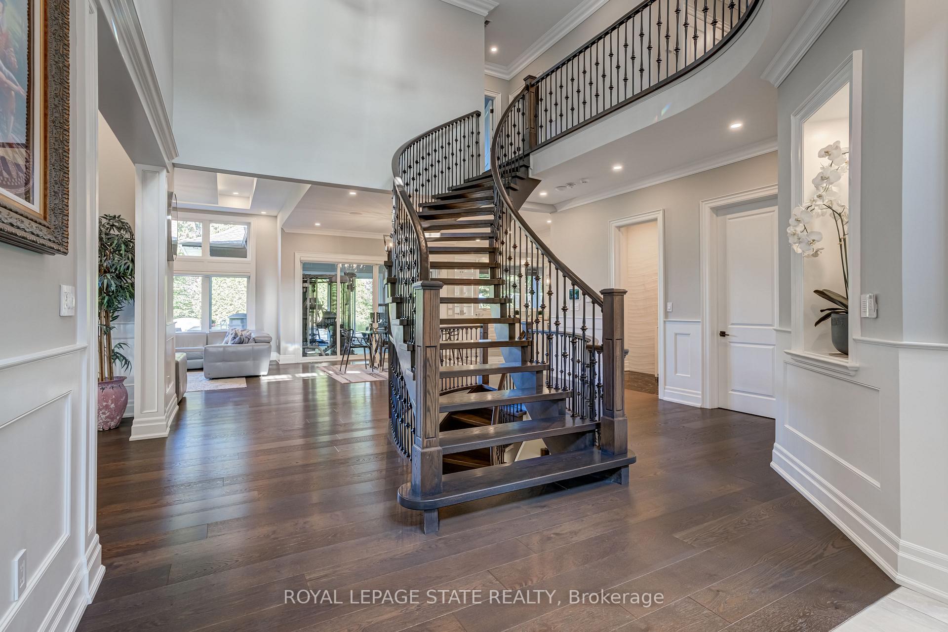 Photo 6 of 100 Seneca Drive, Hamilton, Ancaster — HOMEH
