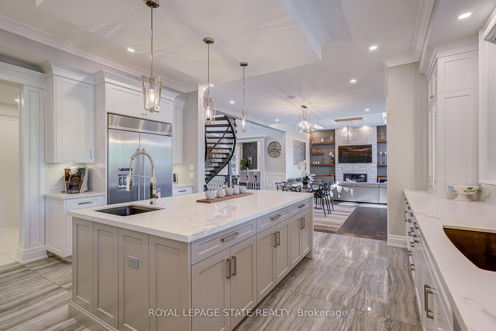 Photo 13 of 100 Seneca Drive, Hamilton, Ancaster — HOMEH