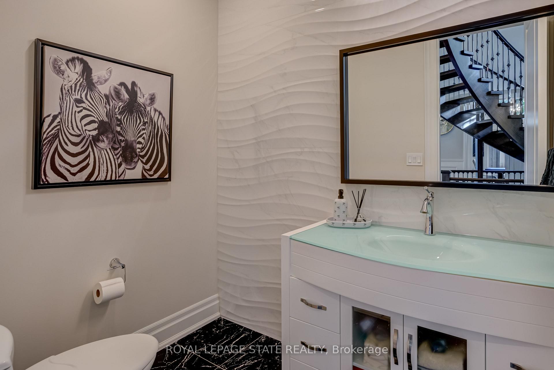 Photo 19 of 100 Seneca Drive, Hamilton, Ancaster — HOMEH