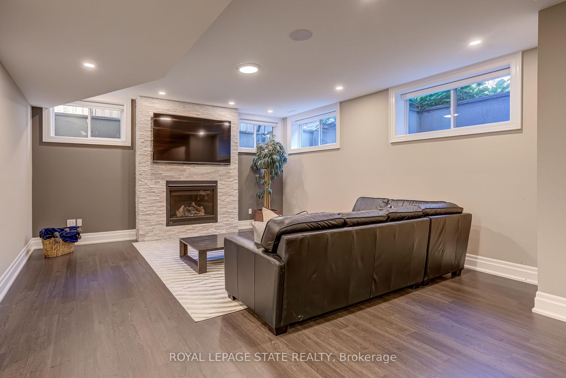 Photo 34 of 100 Seneca Drive, Hamilton, Ancaster — HOMEH