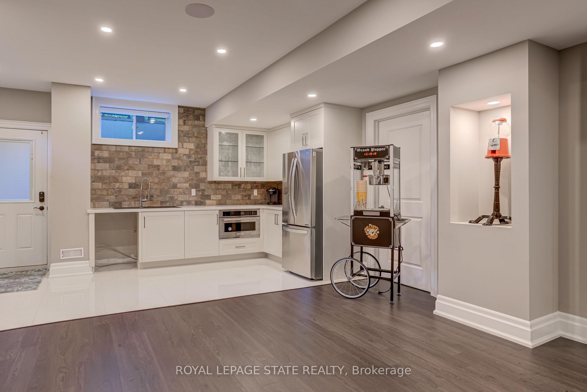 Photo 35 of 100 Seneca Drive, Hamilton, Ancaster — HOMEH