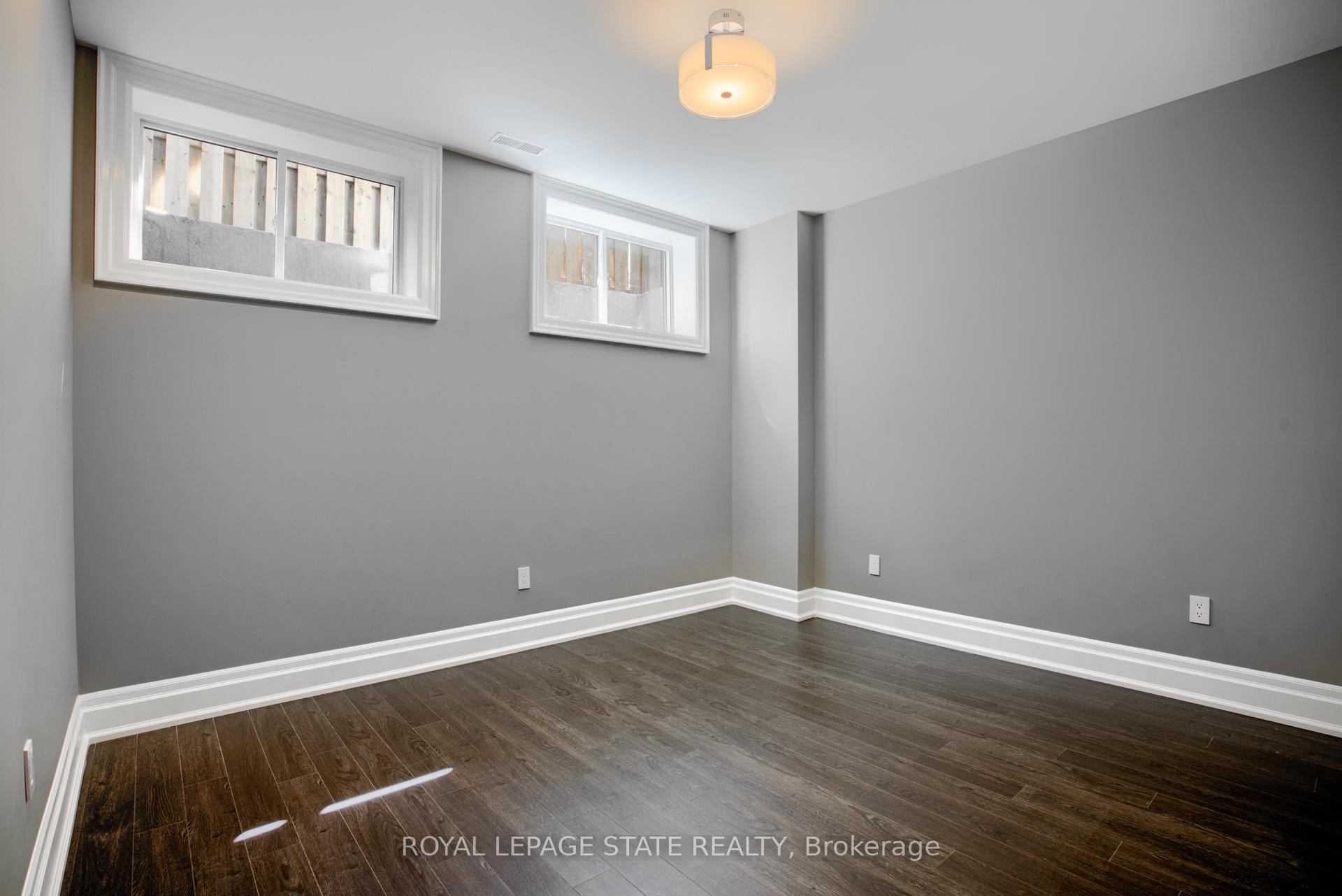 Photo 37 of 100 Seneca Drive, Hamilton, Ancaster — HOMEH