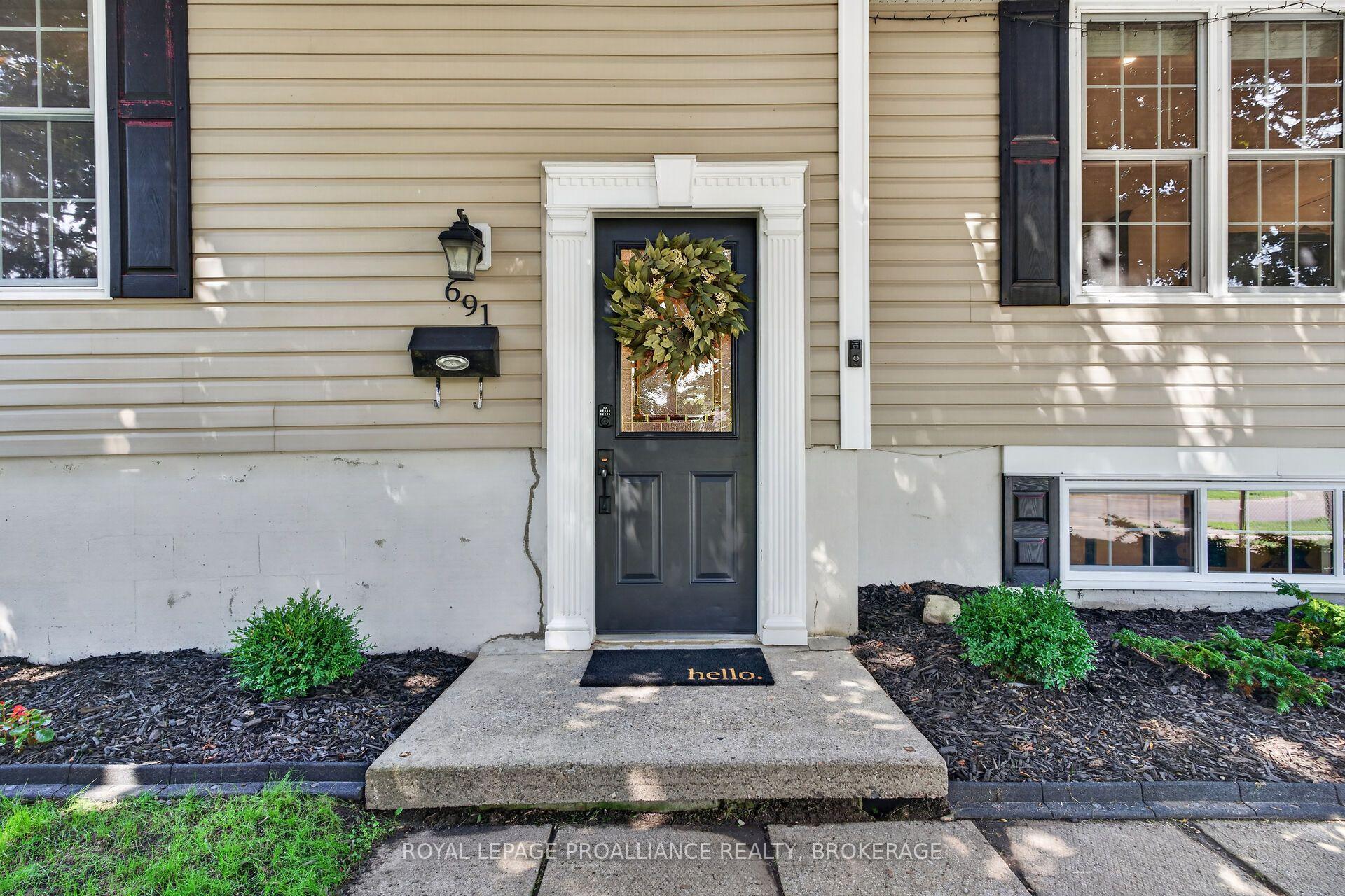 Photo 3 of 691 Aylmer Crescent, Kingston, South of Taylor-Kidd Blvd — HOMEH
