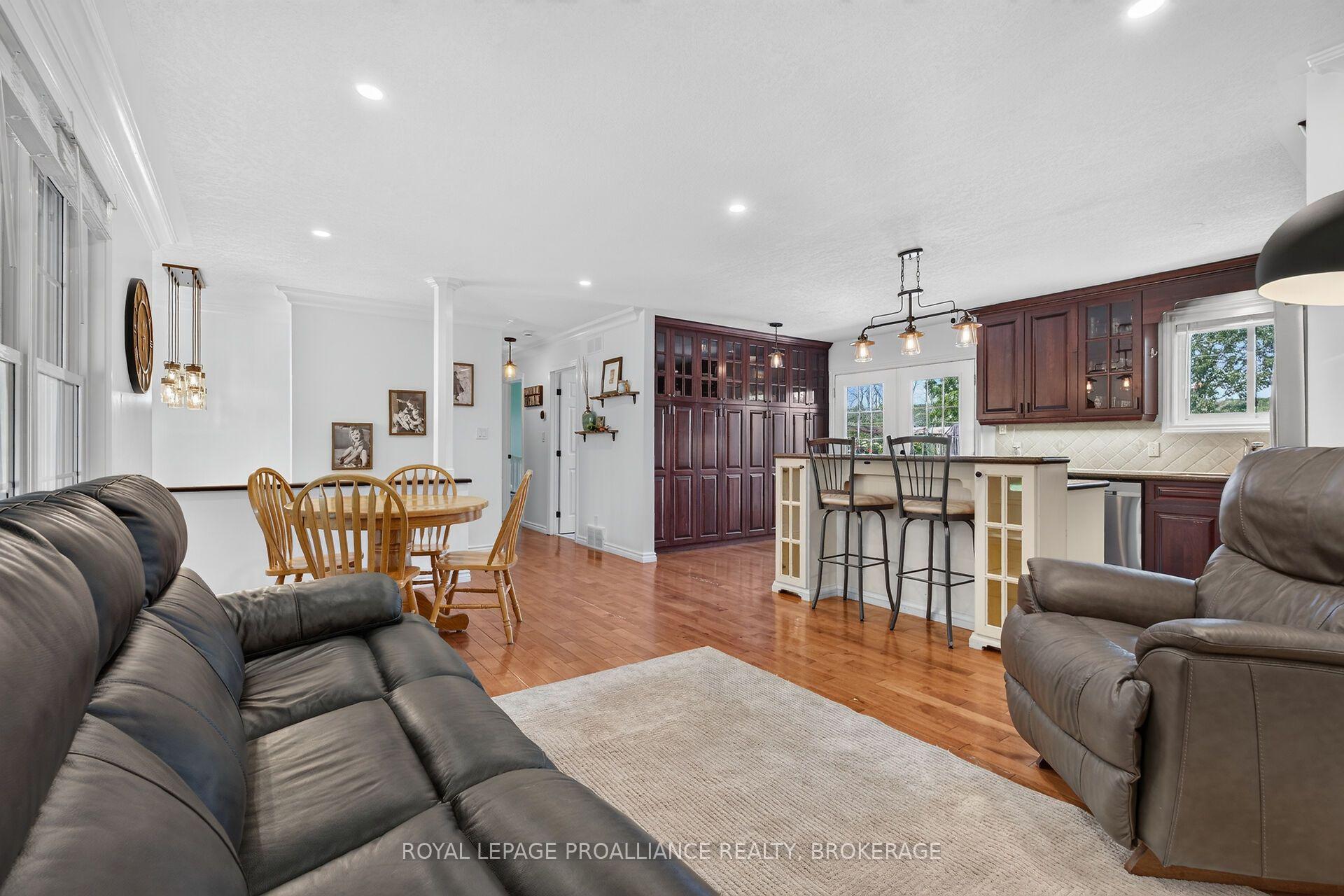 Photo 8 of 691 Aylmer Crescent, Kingston, South of Taylor-Kidd Blvd — HOMEH
