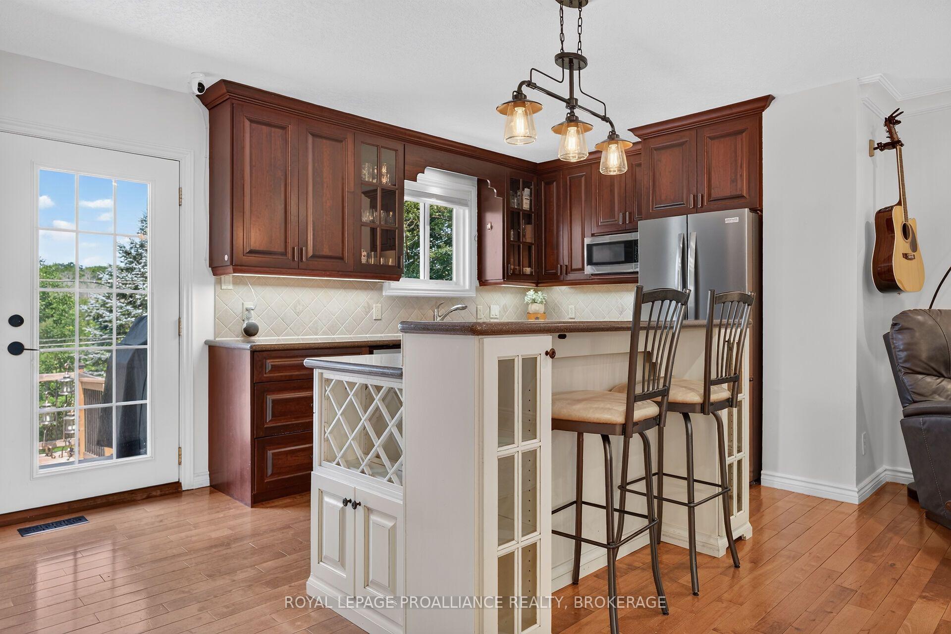 Photo 16 of 691 Aylmer Crescent, Kingston, South of Taylor-Kidd Blvd — HOMEH