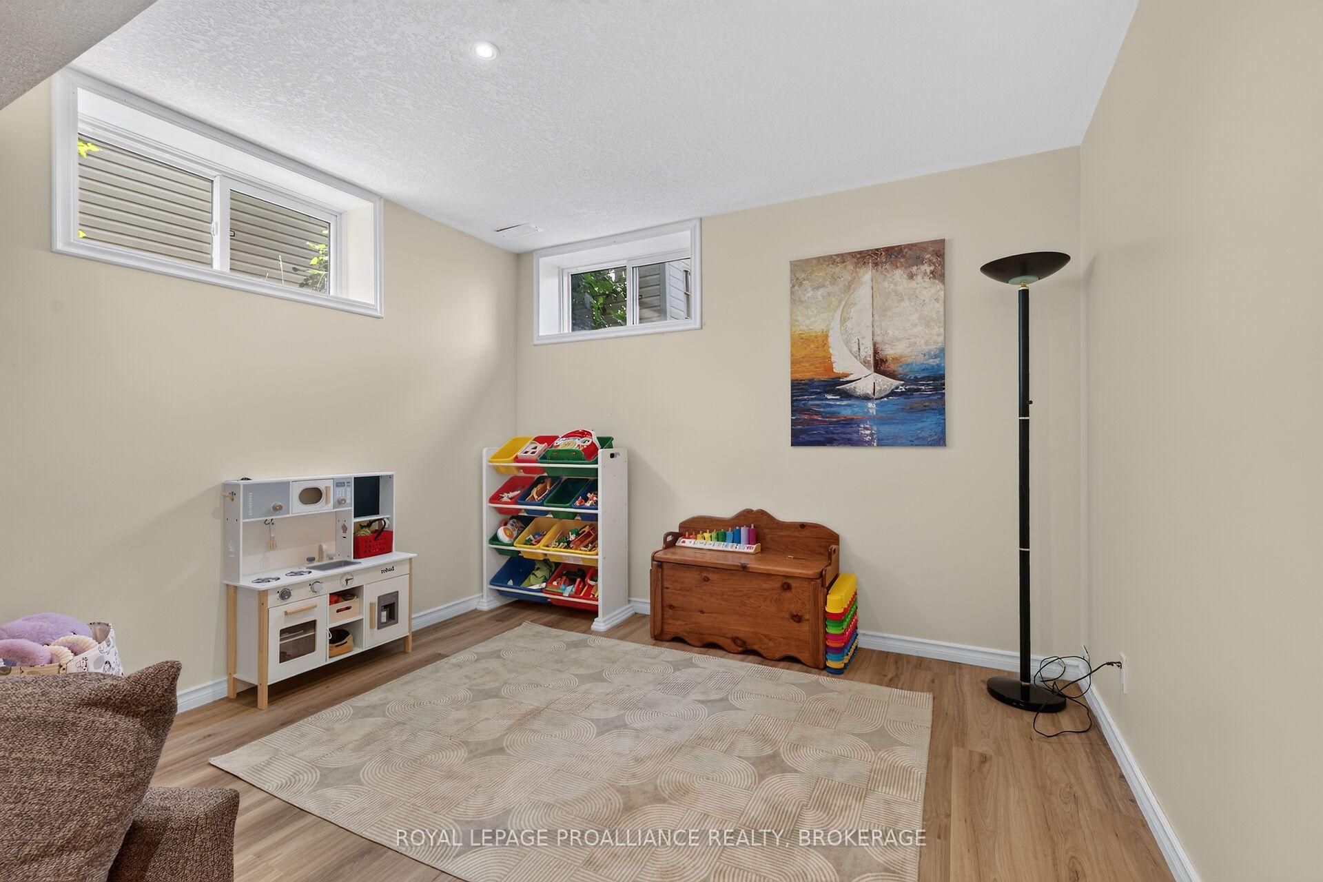 Photo 25 of 691 Aylmer Crescent, Kingston, South of Taylor-Kidd Blvd — HOMEH