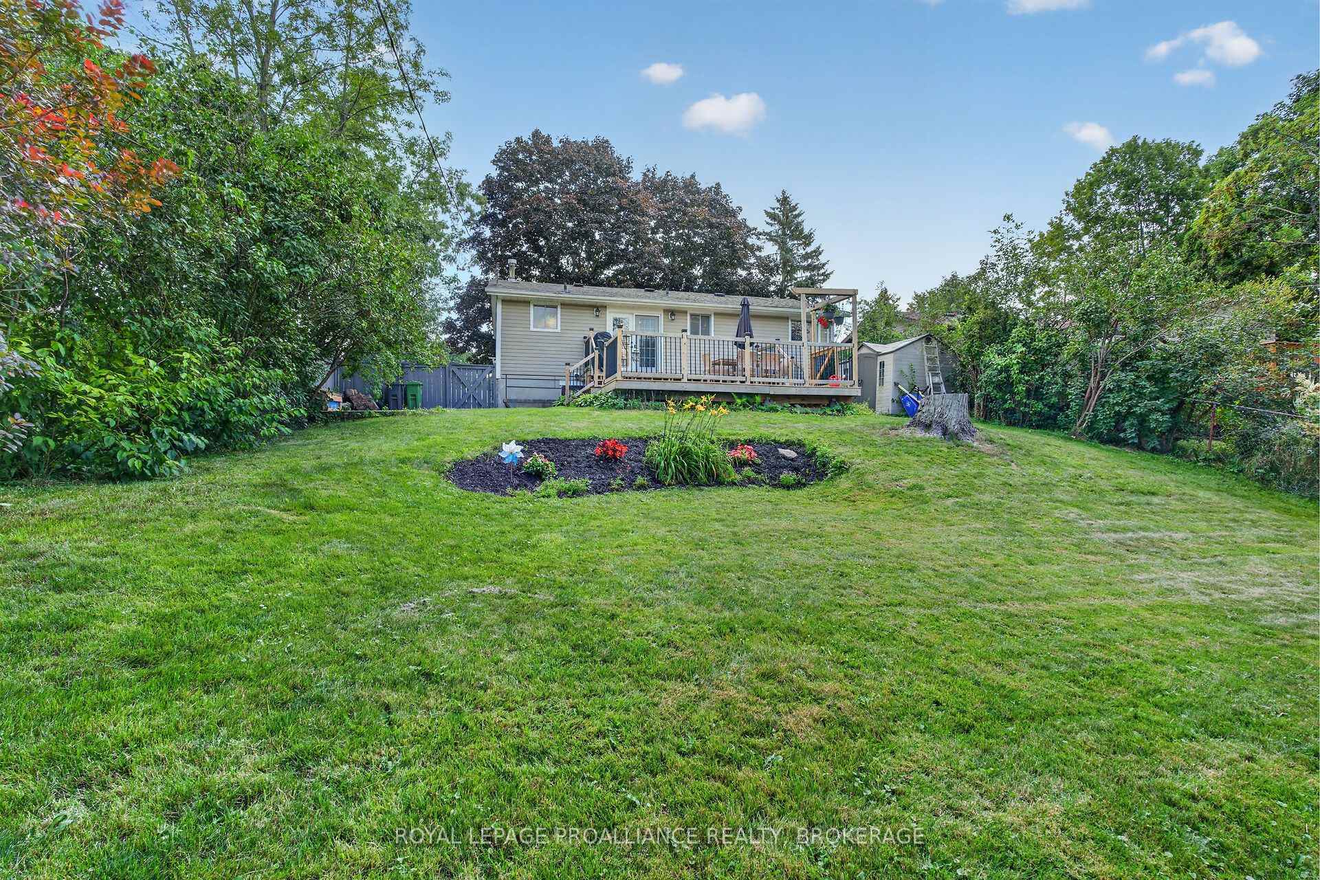 Photo 33 of 691 Aylmer Crescent, Kingston, South of Taylor-Kidd Blvd — HOMEH