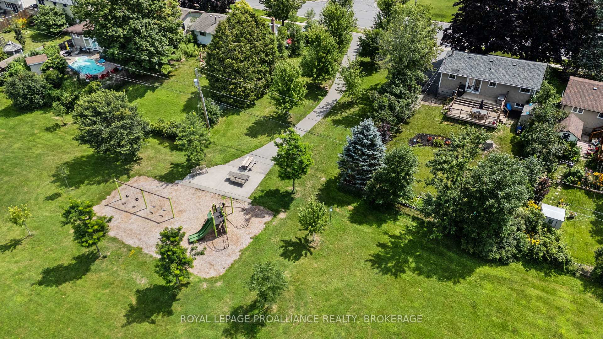 Photo 42 of 691 Aylmer Crescent, Kingston, South of Taylor-Kidd Blvd — HOMEH