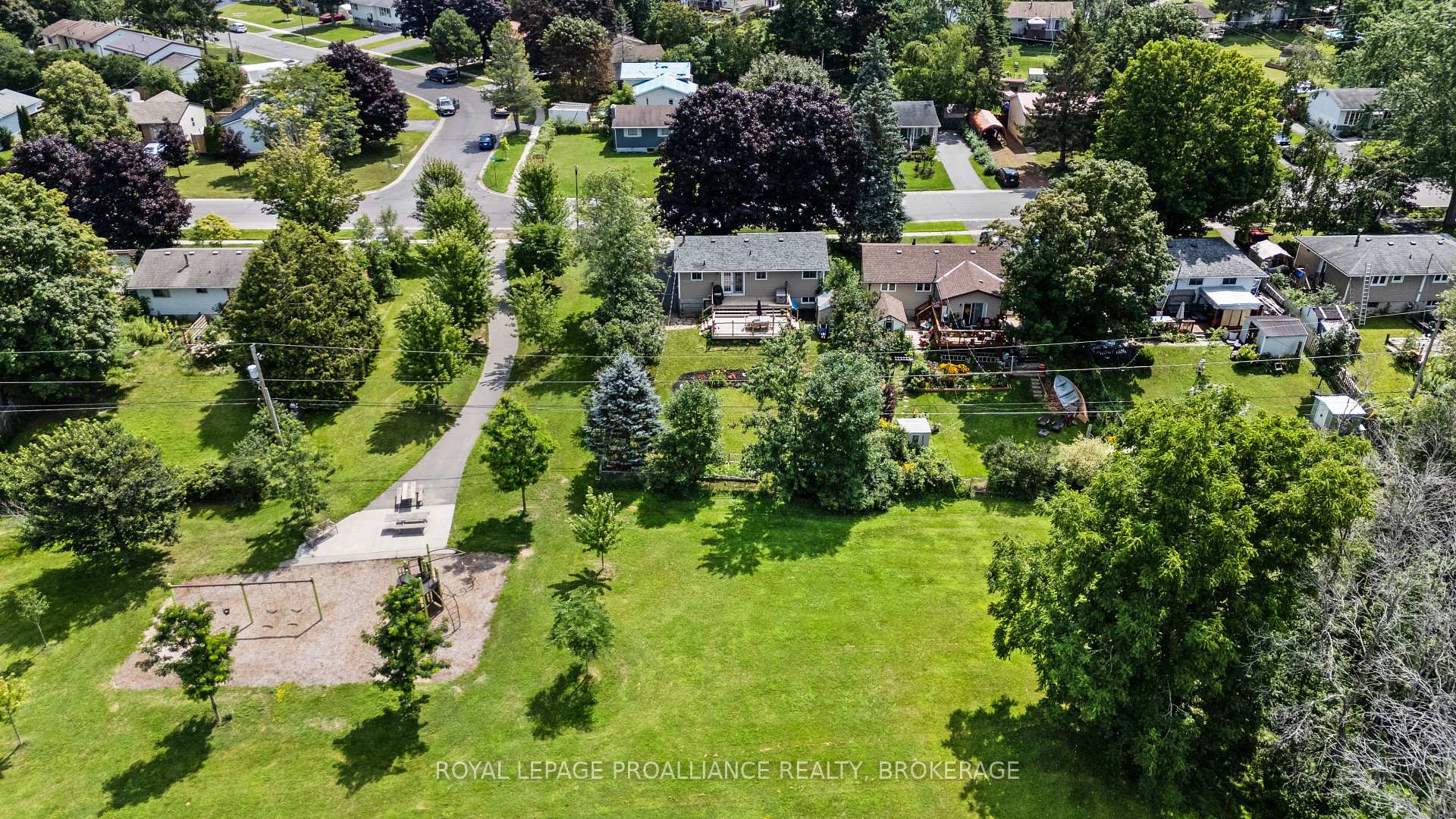 Photo 44 of 691 Aylmer Crescent, Kingston, South of Taylor-Kidd Blvd — HOMEH