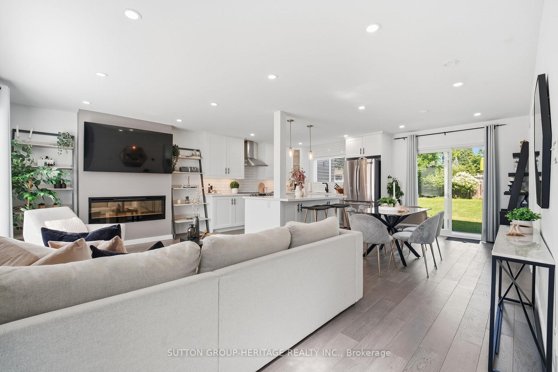 Photo 3 of 67 Madoc Drive, Brampton, Madoc — HOMEH