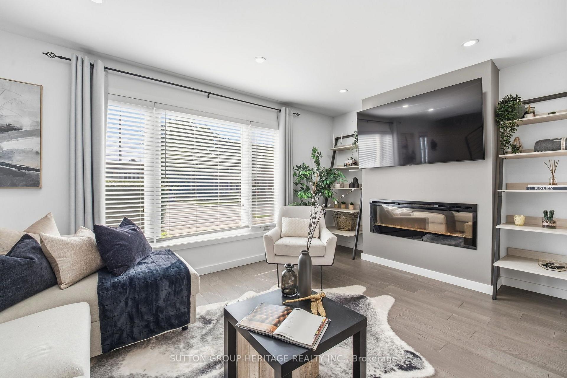 Photo 4 of 67 Madoc Drive, Brampton, Madoc — HOMEH