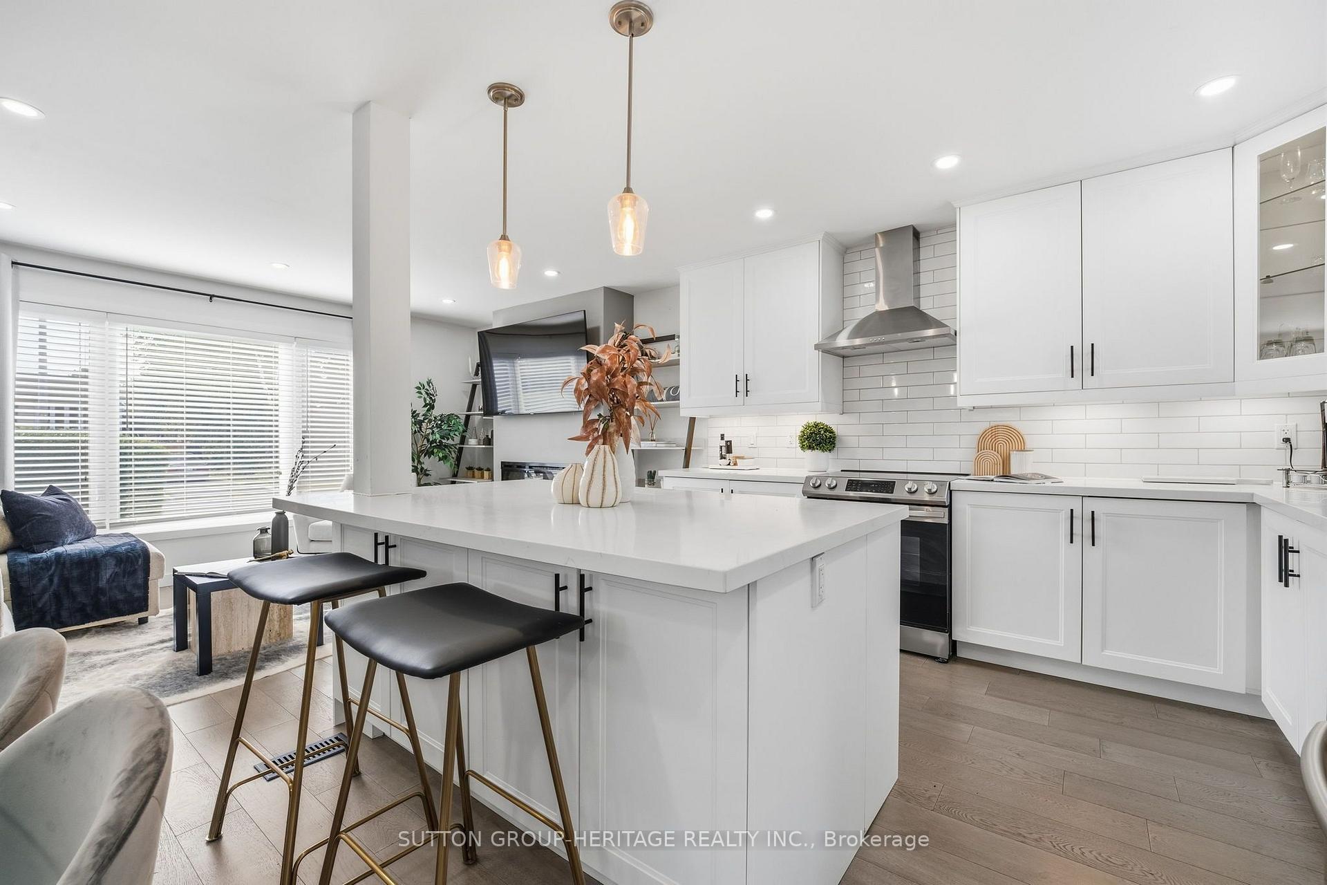 Photo 11 of 67 Madoc Drive, Brampton, Madoc — HOMEH