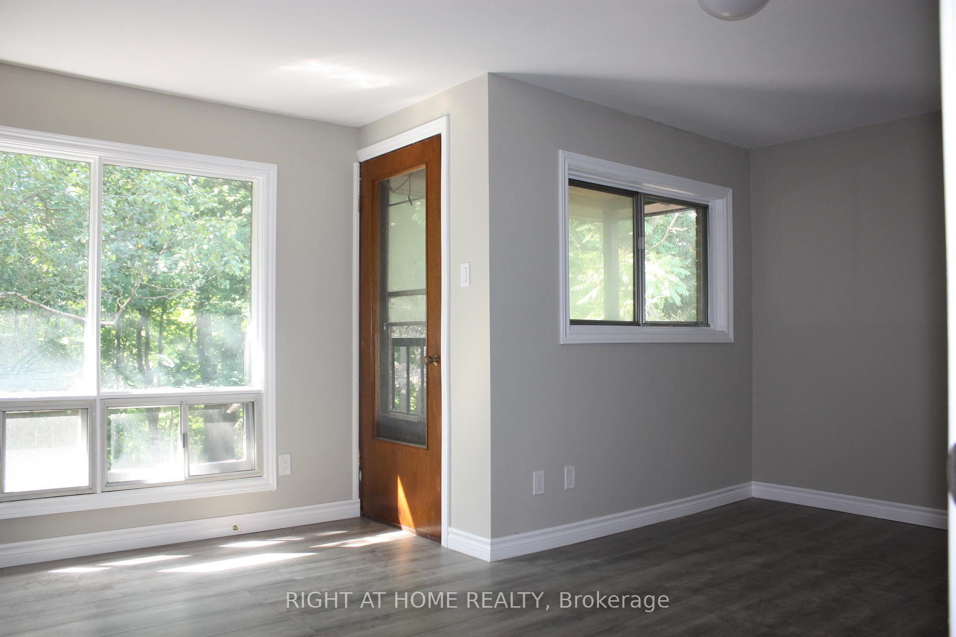 Photo 6 of 16 Dunning Crescent, Etobicoke, Alderwood — HOMEH