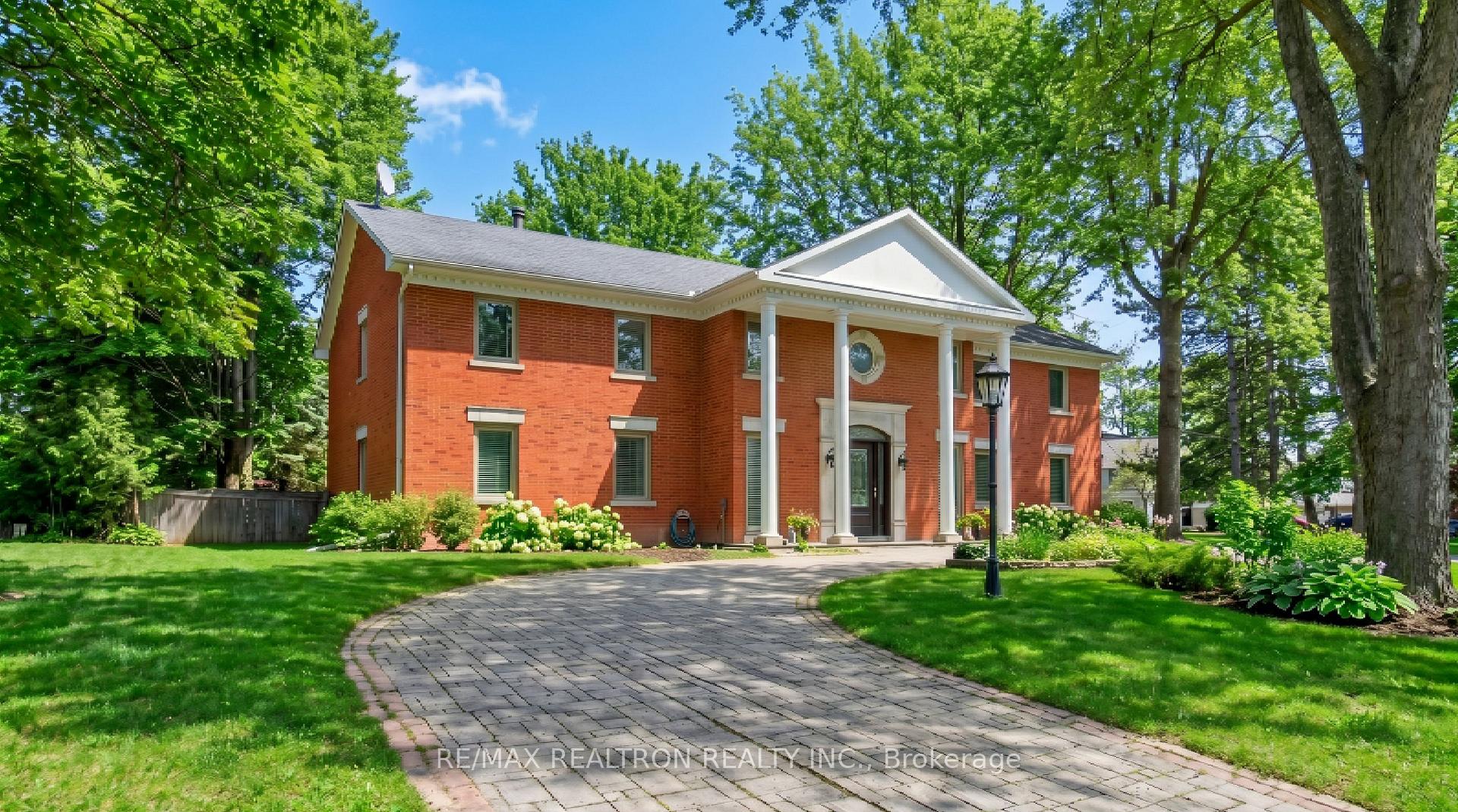Photo 4 of 17 Old English Lane, Markham, Bayview Glen — HOMEH