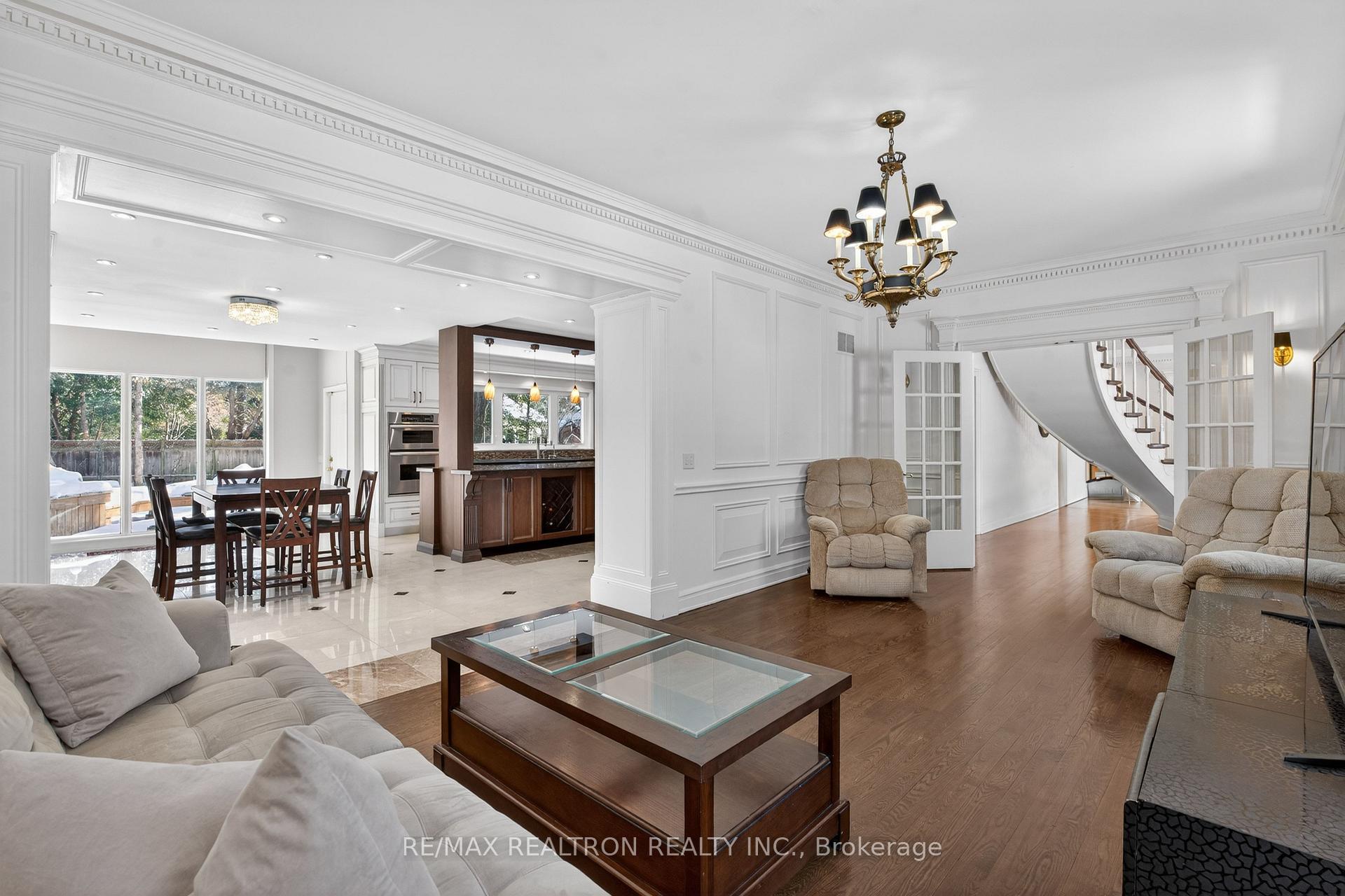 Photo 14 of 17 Old English Lane, Markham, Bayview Glen — HOMEH