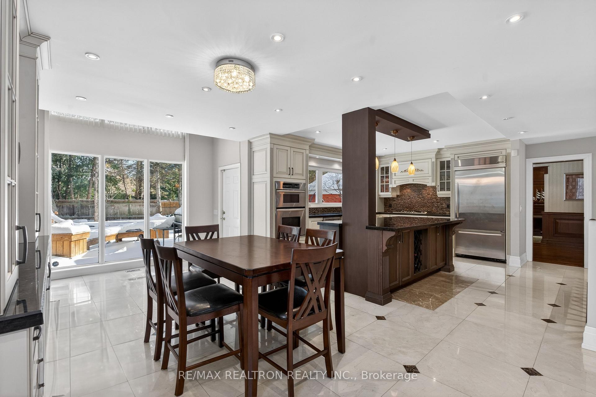 Photo 15 of 17 Old English Lane, Markham, Bayview Glen — HOMEH