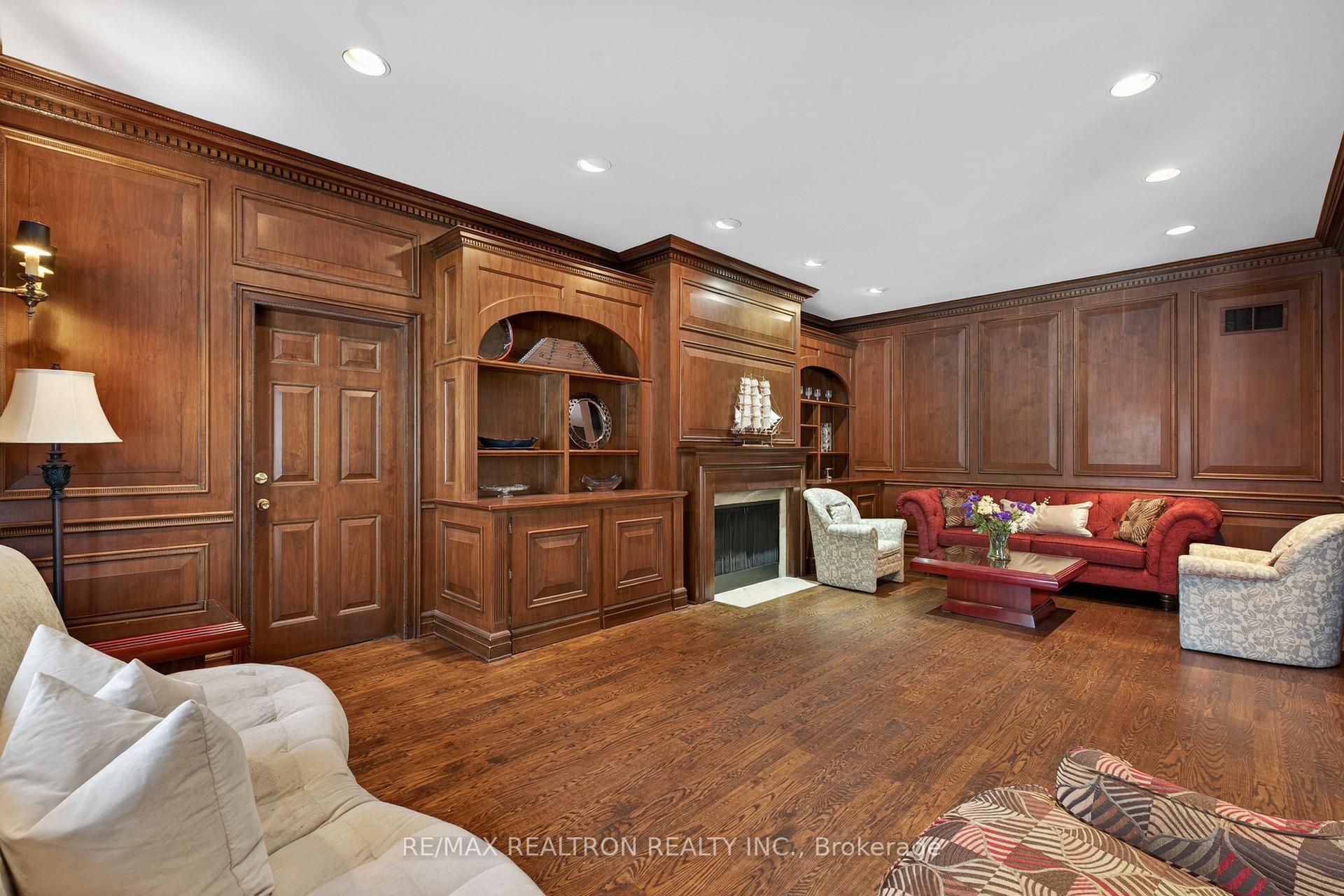 Photo 31 of 17 Old English Lane, Markham, Bayview Glen — HOMEH