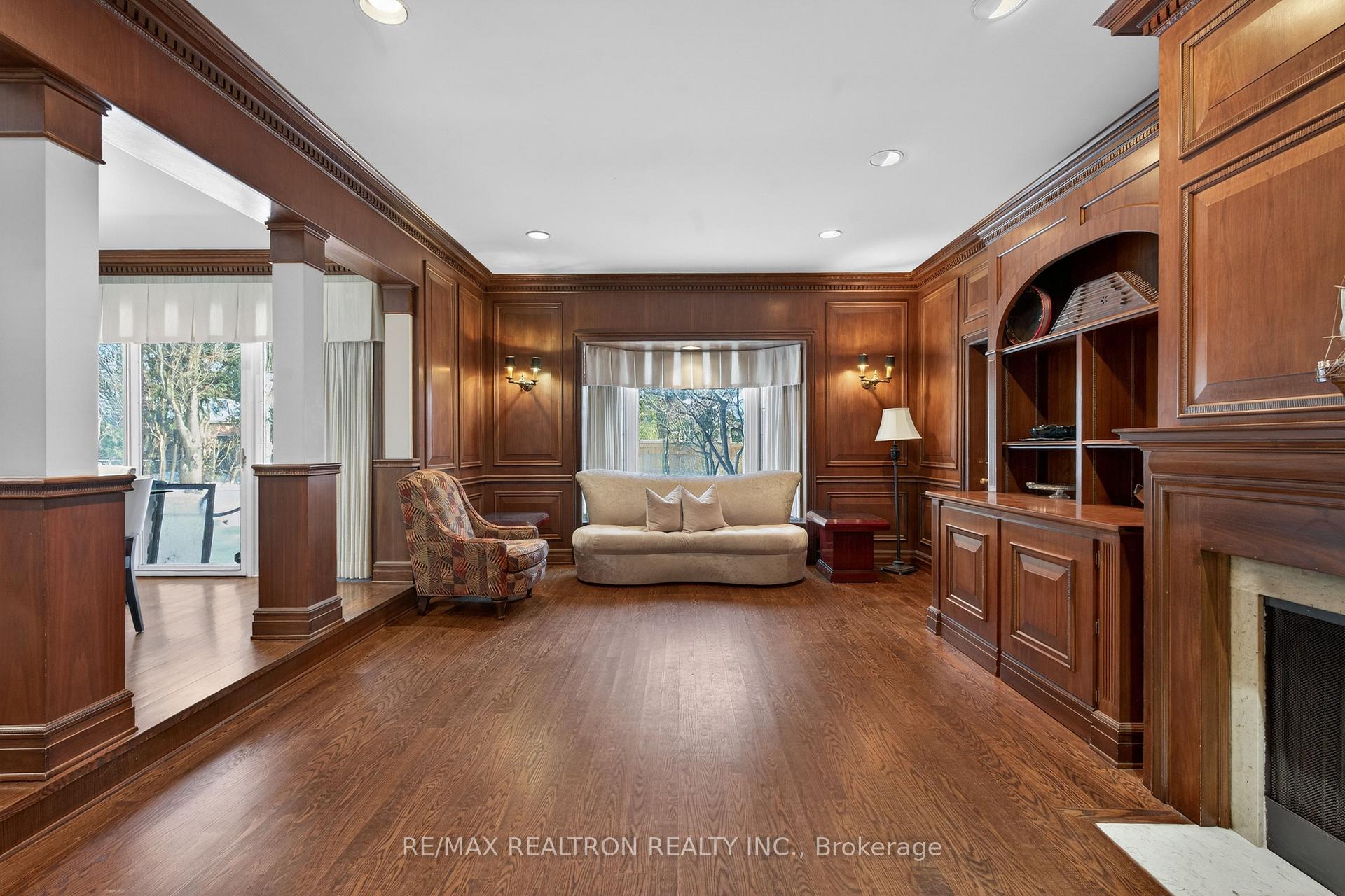 Photo 33 of 17 Old English Lane, Markham, Bayview Glen — HOMEH