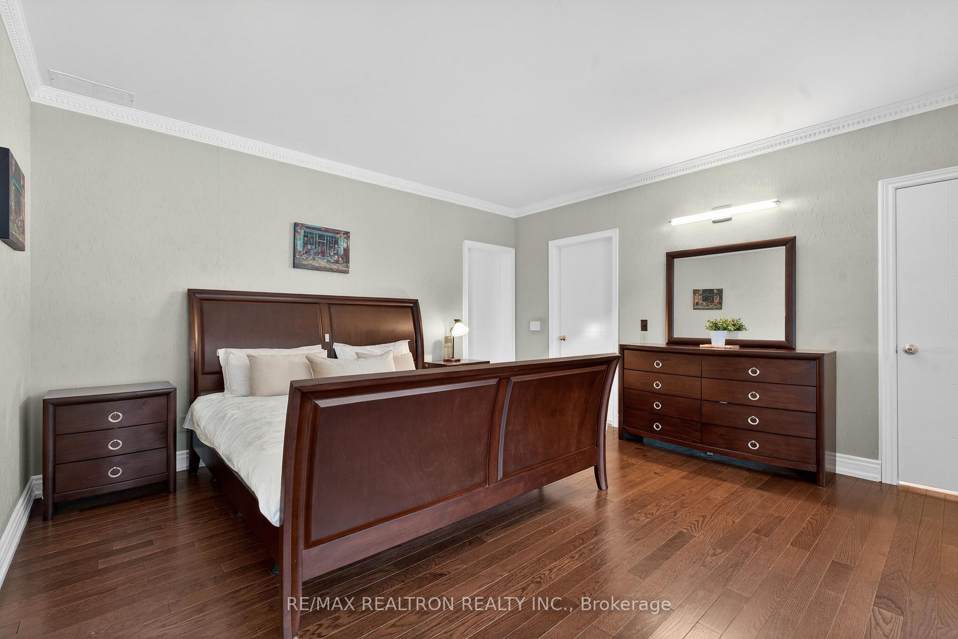 Photo 38 of 17 Old English Lane, Markham, Bayview Glen — HOMEH