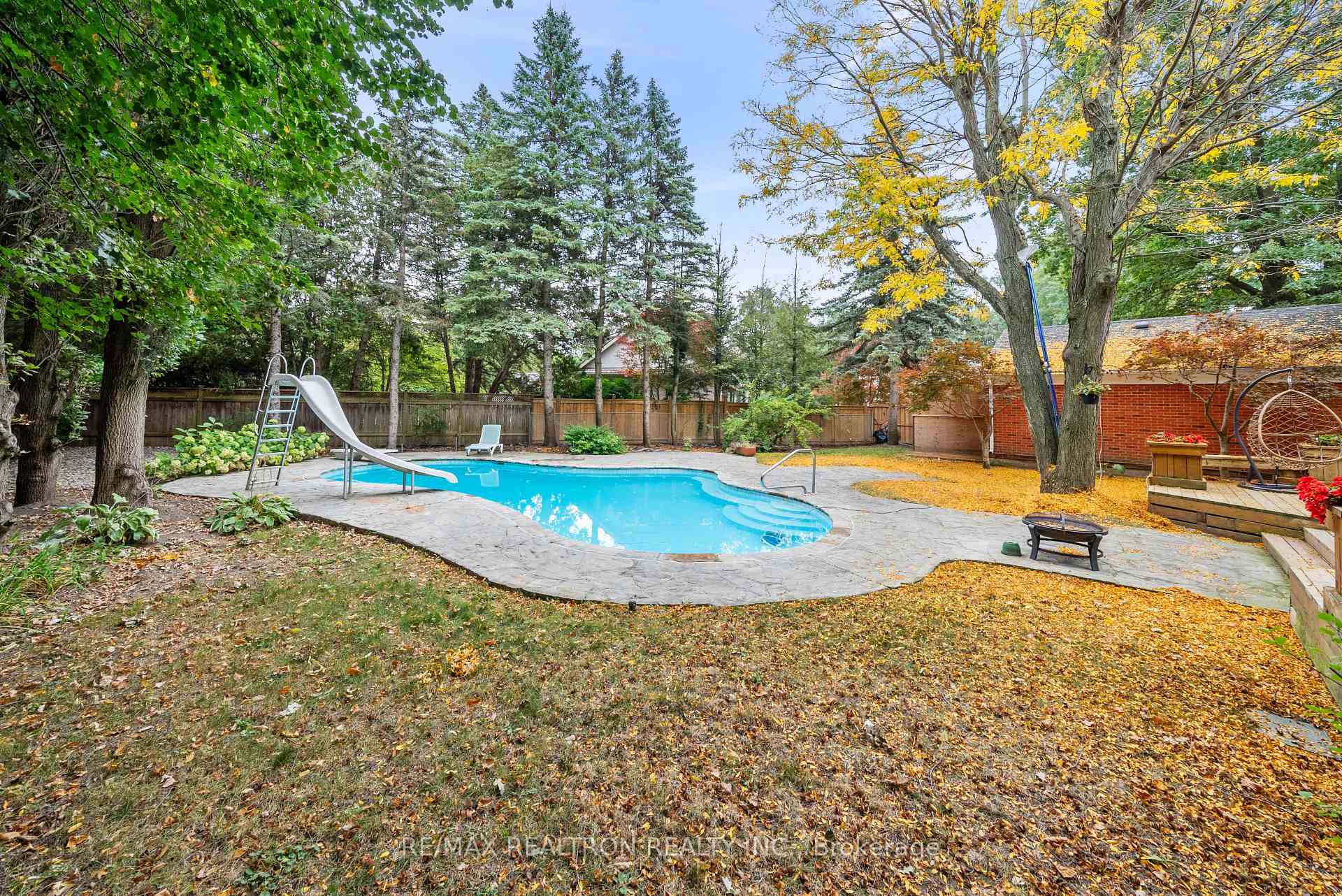Photo 47 of 17 Old English Lane, Markham, Bayview Glen — HOMEH