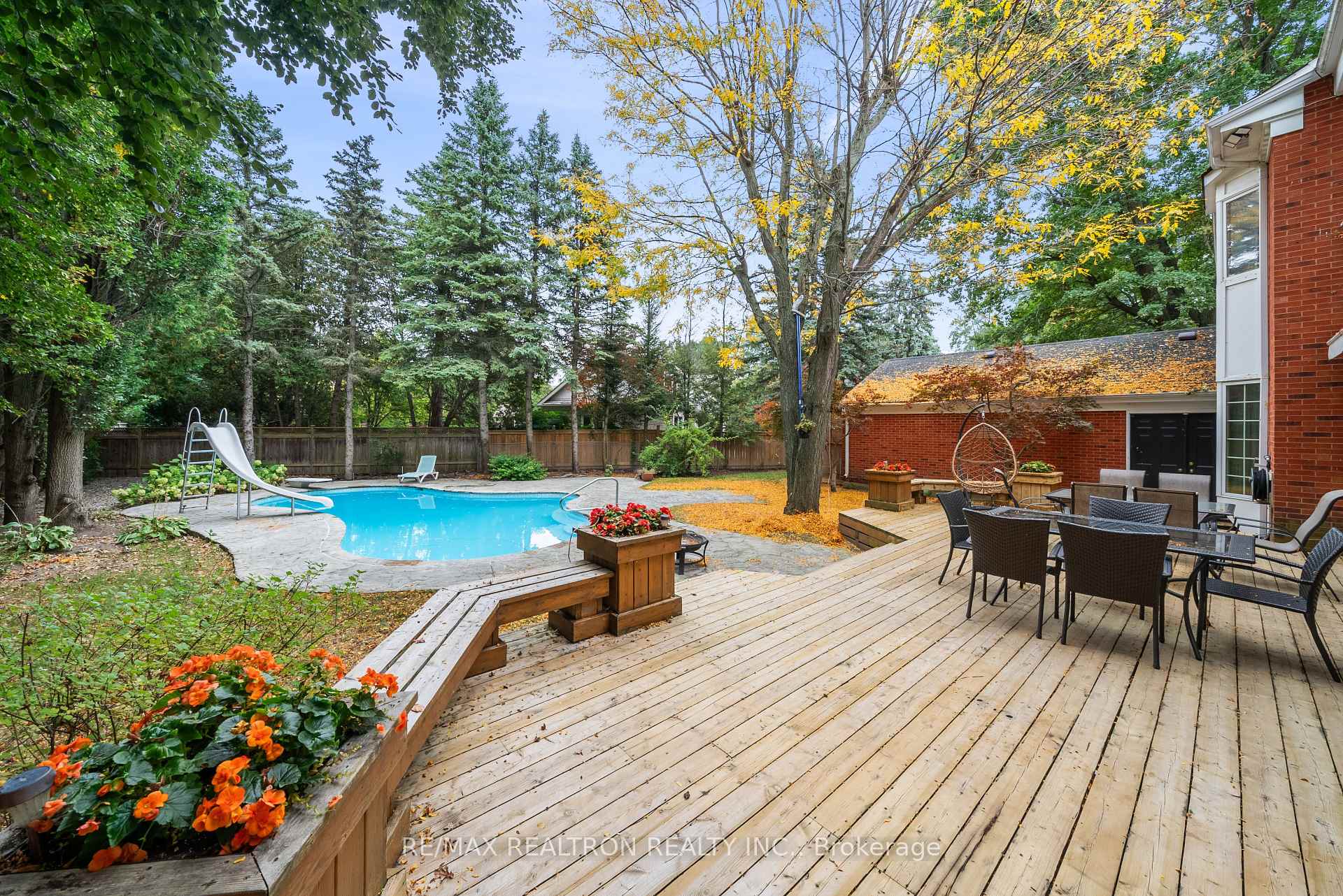 Photo 48 of 17 Old English Lane, Markham, Bayview Glen — HOMEH