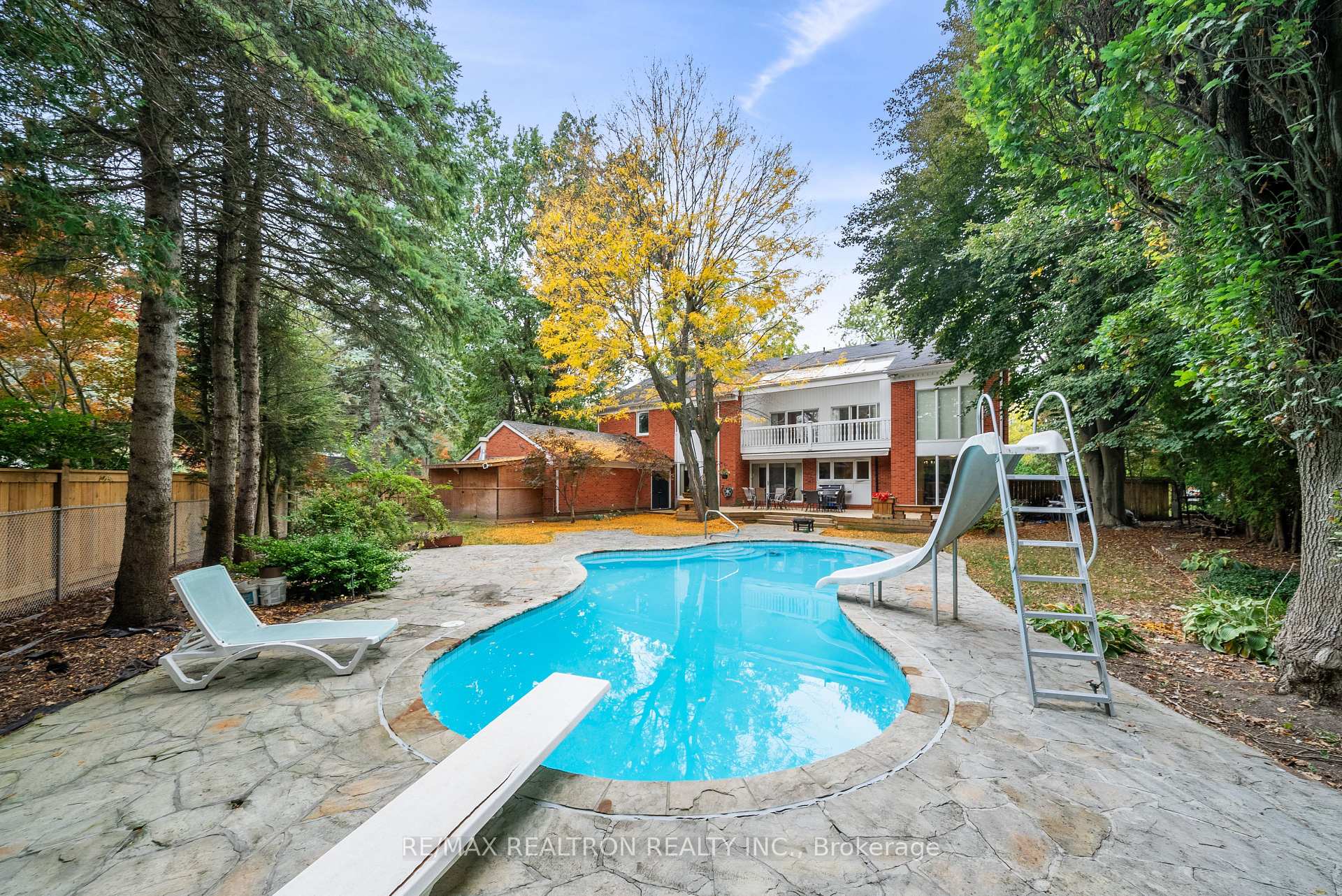 Photo 50 of 17 Old English Lane, Markham, Bayview Glen — HOMEH