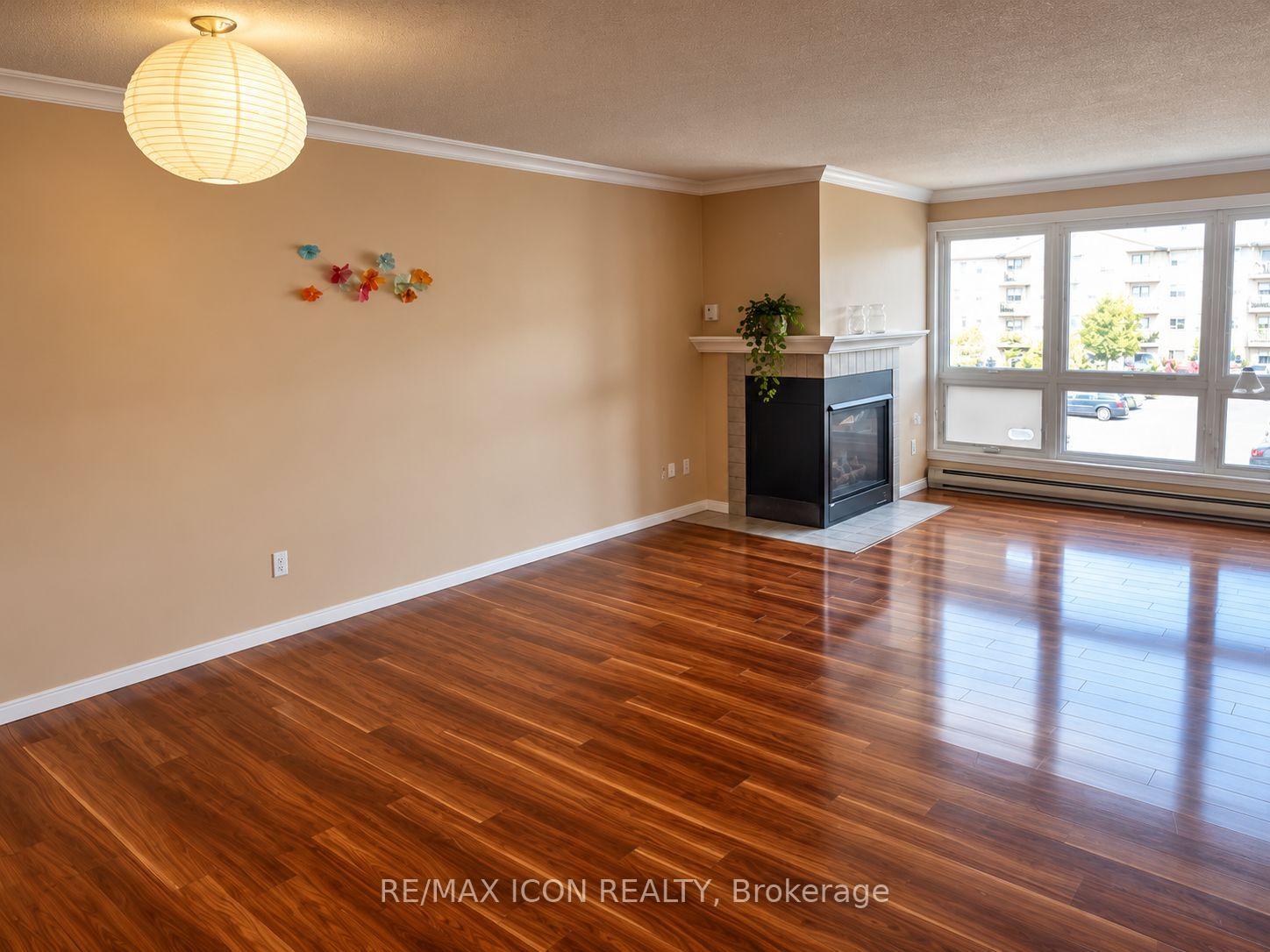 Photo 3 of Unit 308, 5 Jacksway Crescent, London, North G — HOMEH