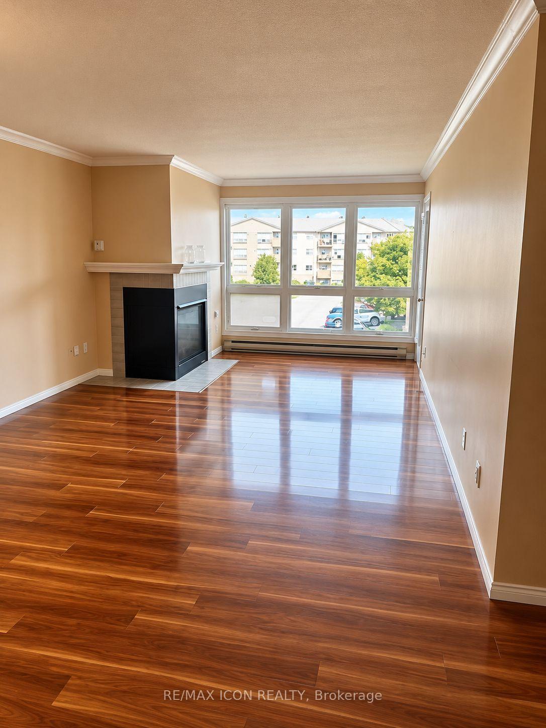 Photo 6 of Unit 308, 5 Jacksway Crescent, London, North G — HOMEH