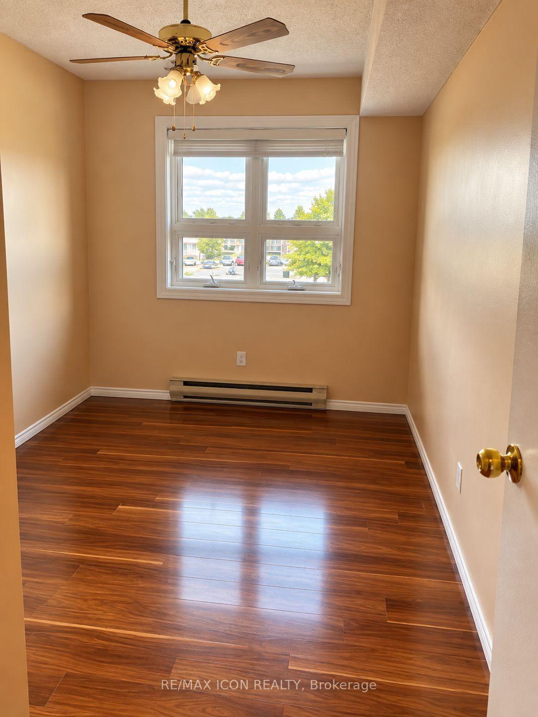 Photo 10 of Unit 308, 5 Jacksway Crescent, London, North G — HOMEH