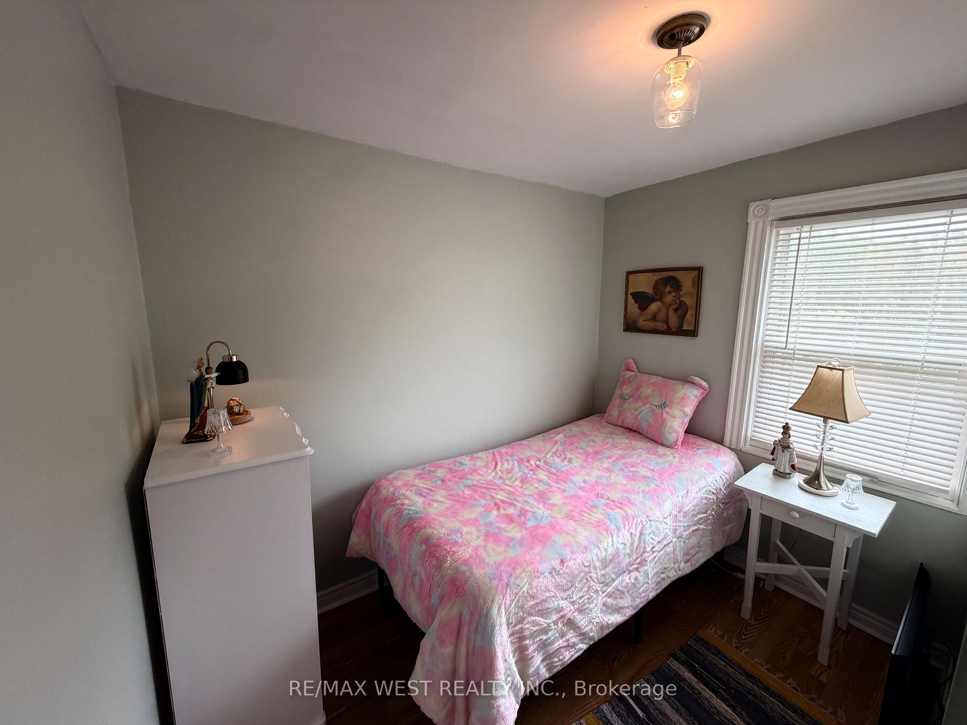 Photo 9 of 196 Simcoe Street E, Hamilton, North End — HOMEH
