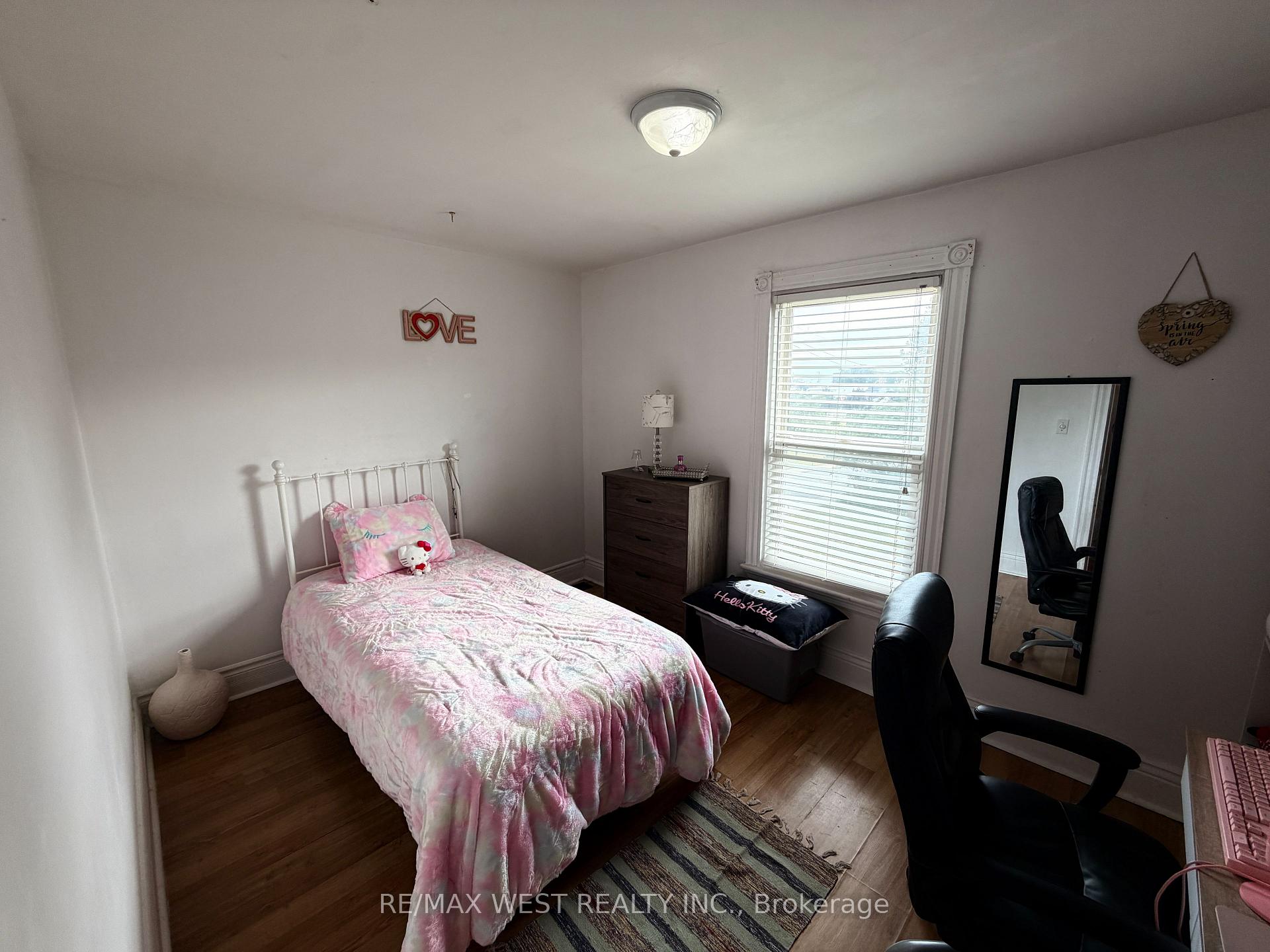 Photo 10 of 196 Simcoe Street E, Hamilton, North End — HOMEH