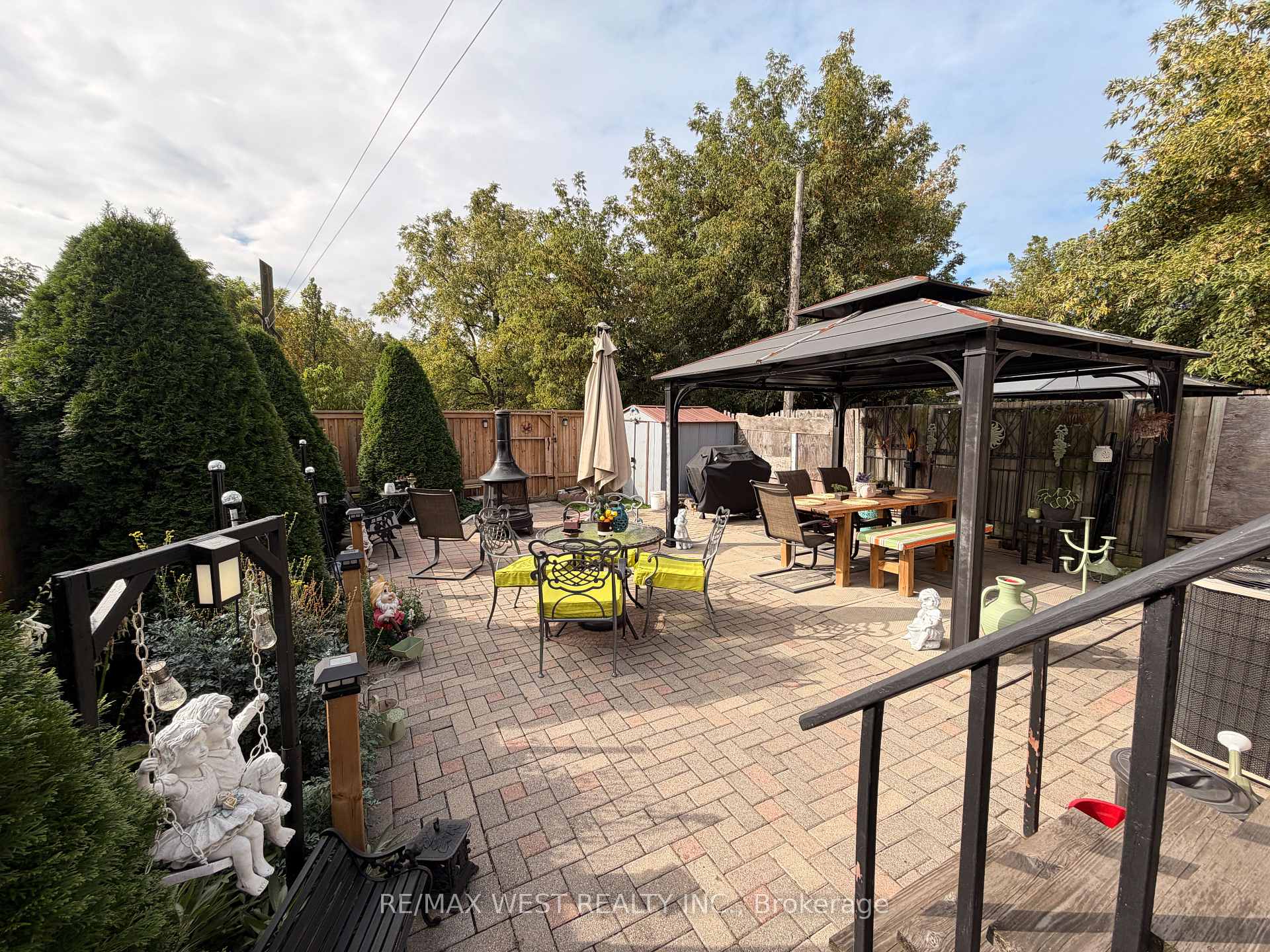 Photo 13 of 196 Simcoe Street E, Hamilton, North End — HOMEH
