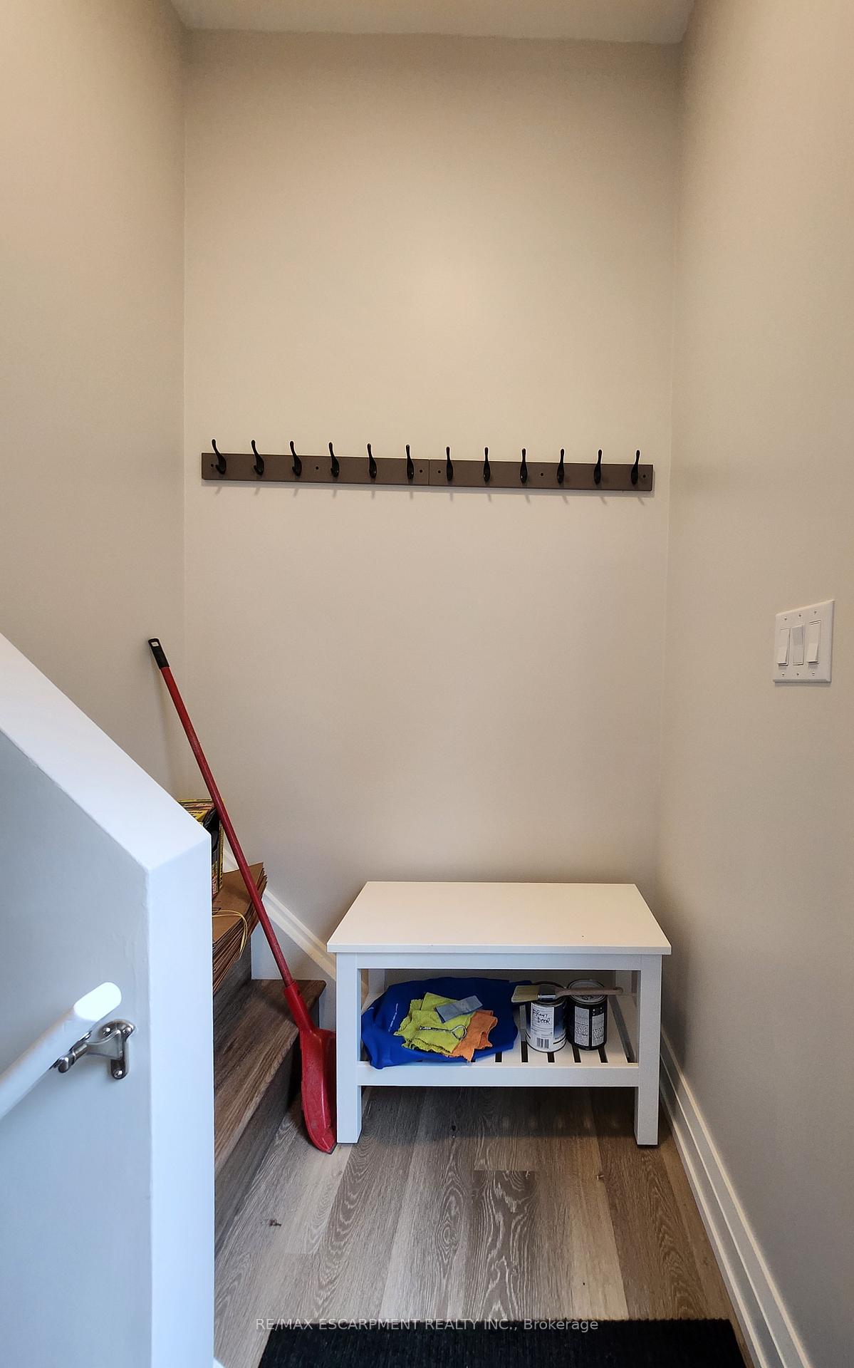 Photo 2 of Unit LOWER, 404 Nelson Street, Brantford, East Ward — HOMEH