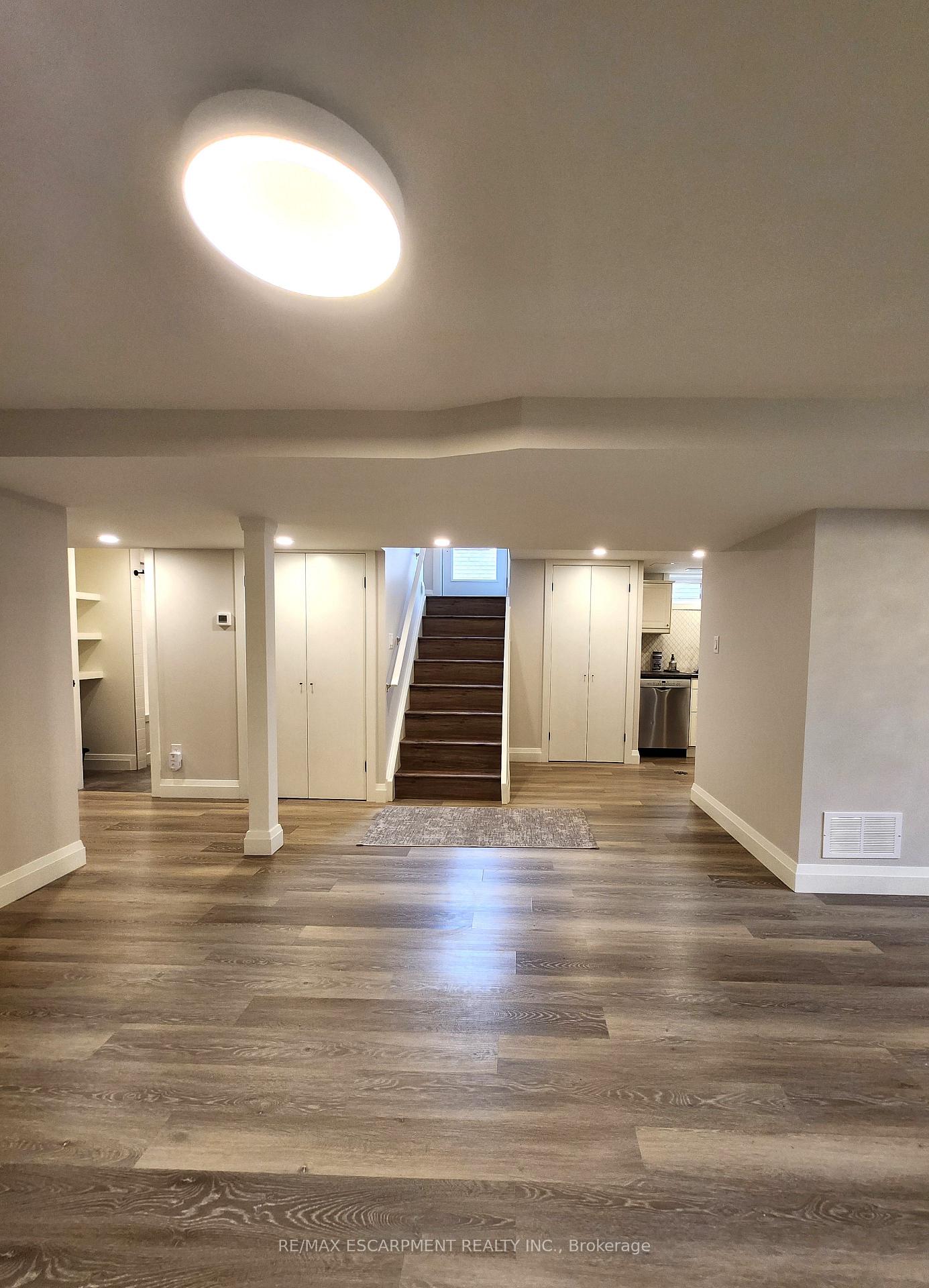 Photo 4 of Unit LOWER, 404 Nelson Street, Brantford, East Ward — HOMEH