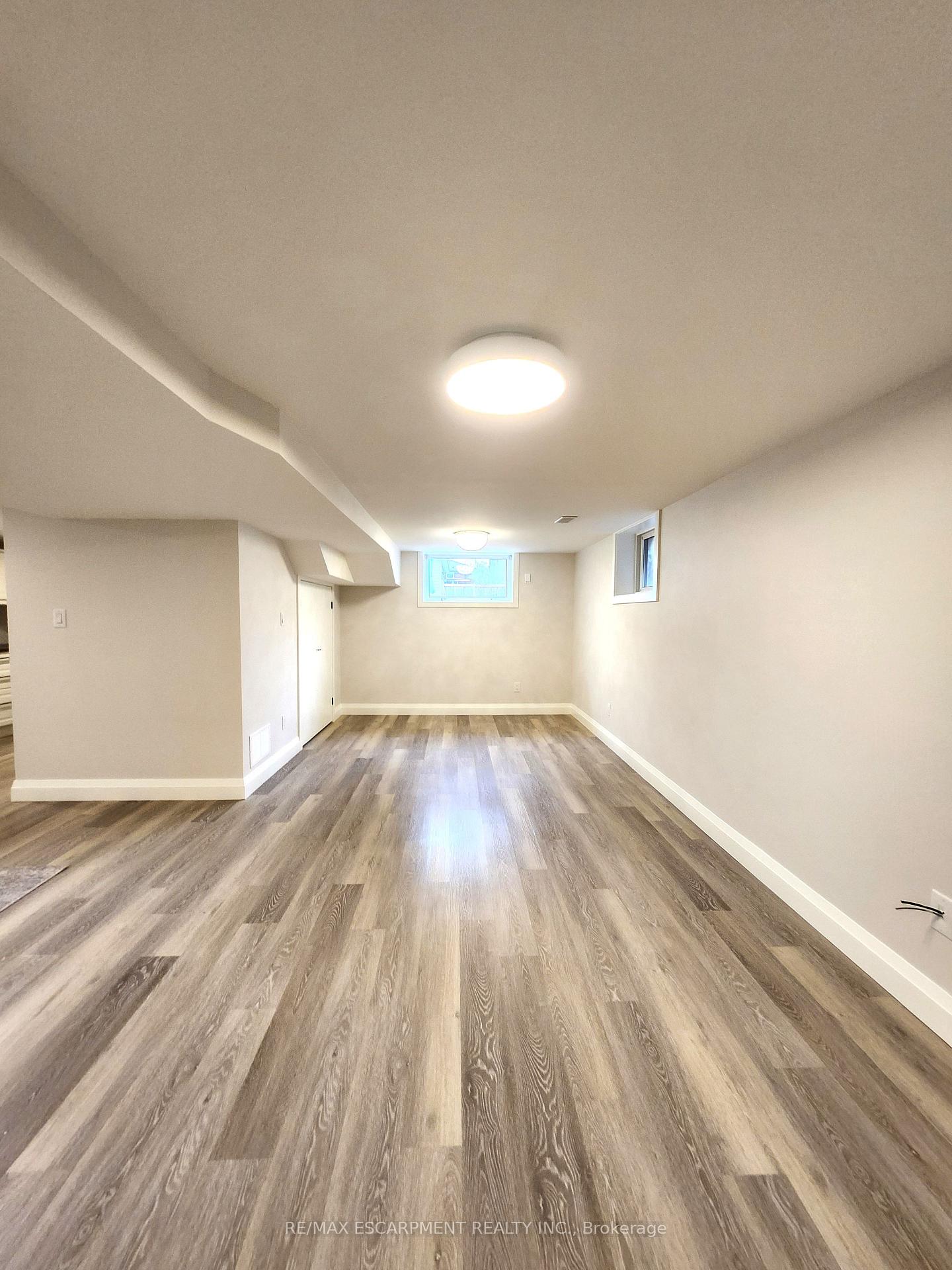 Photo 6 of Unit LOWER, 404 Nelson Street, Brantford, East Ward — HOMEH