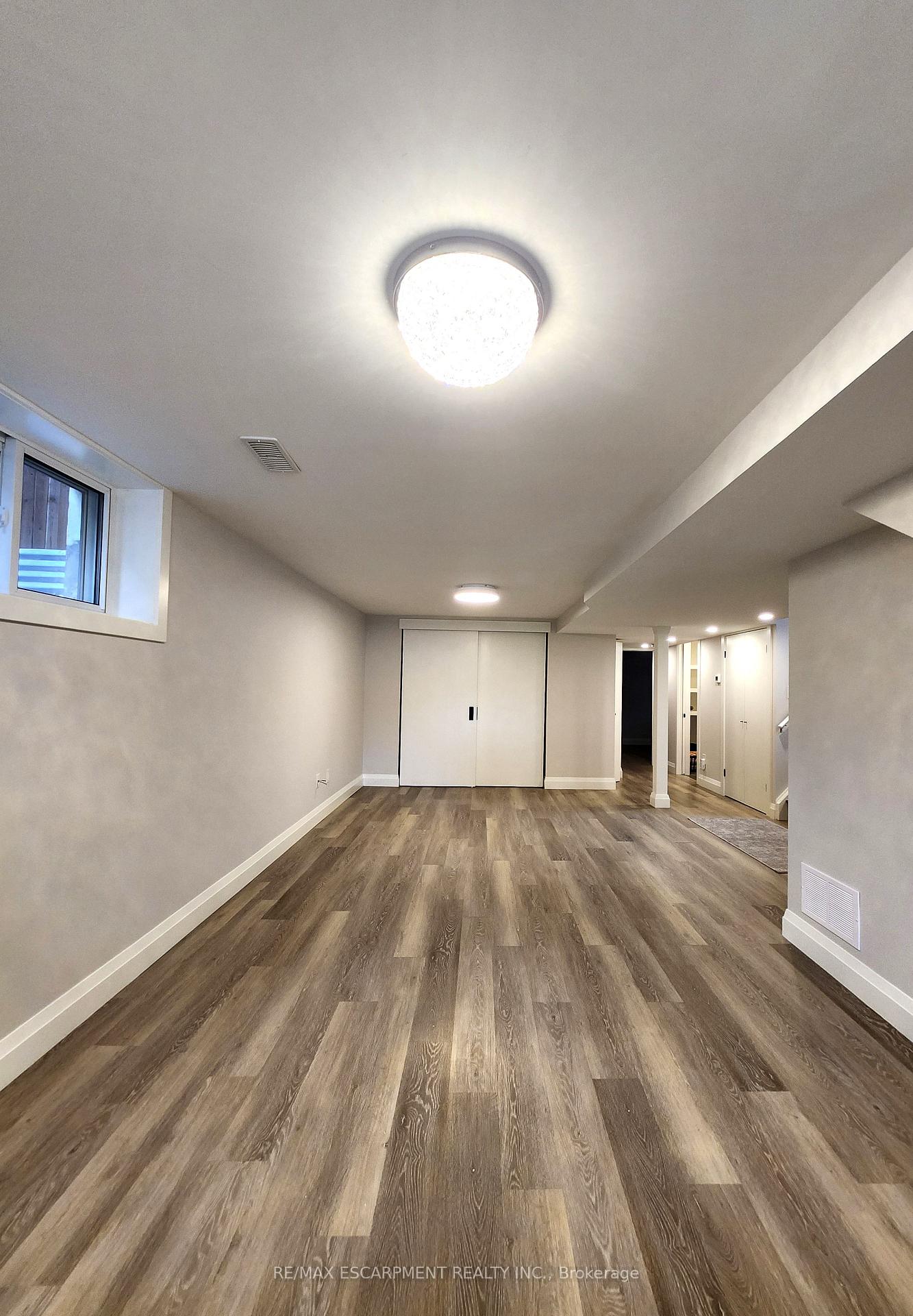 Photo 7 of Unit LOWER, 404 Nelson Street, Brantford, East Ward — HOMEH