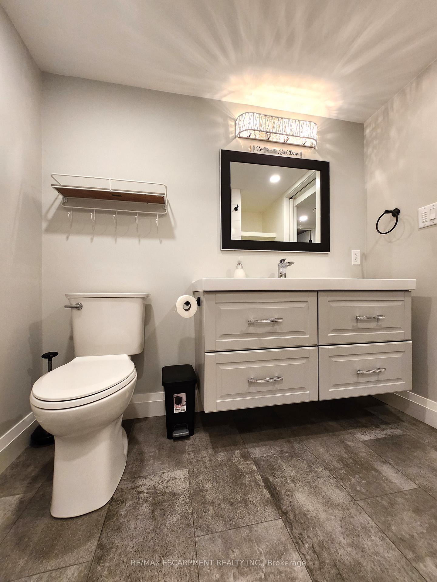 Photo 14 of Unit LOWER, 404 Nelson Street, Brantford, East Ward — HOMEH
