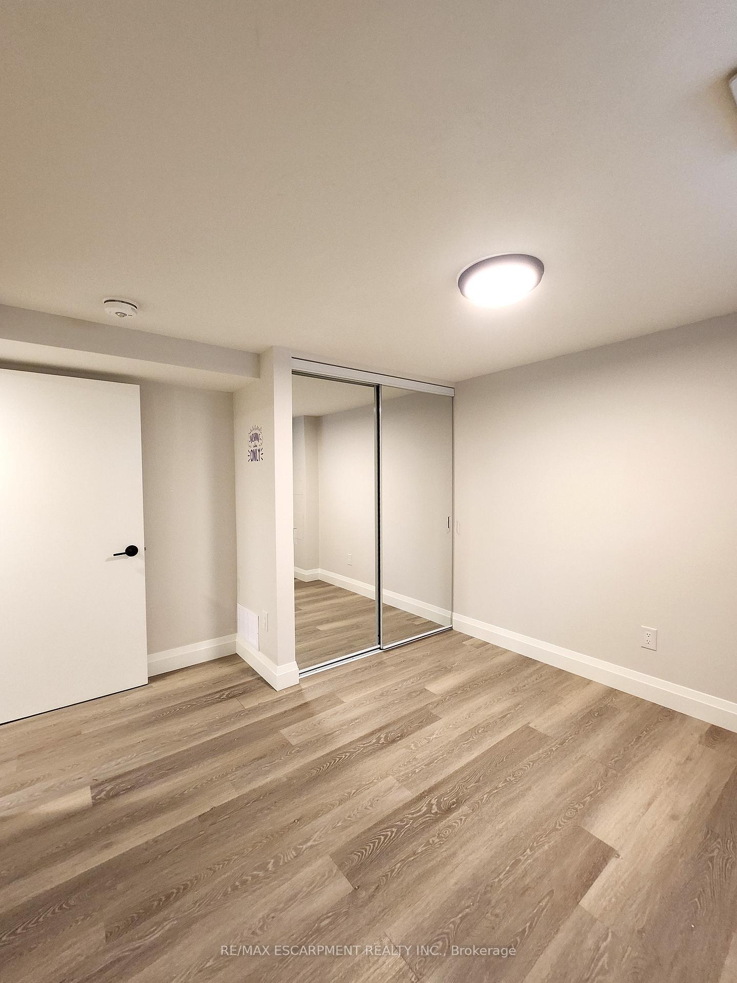 Photo 18 of Unit LOWER, 404 Nelson Street, Brantford, East Ward — HOMEH