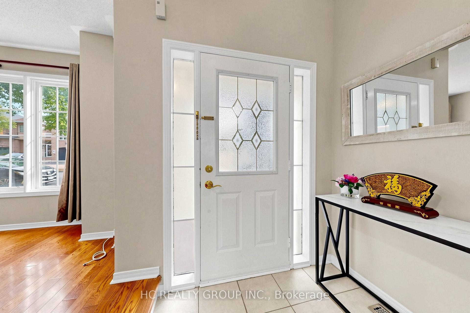 Photo 3 of 180 Trail Ridge Lane, Markham, Berczy — HOMEH