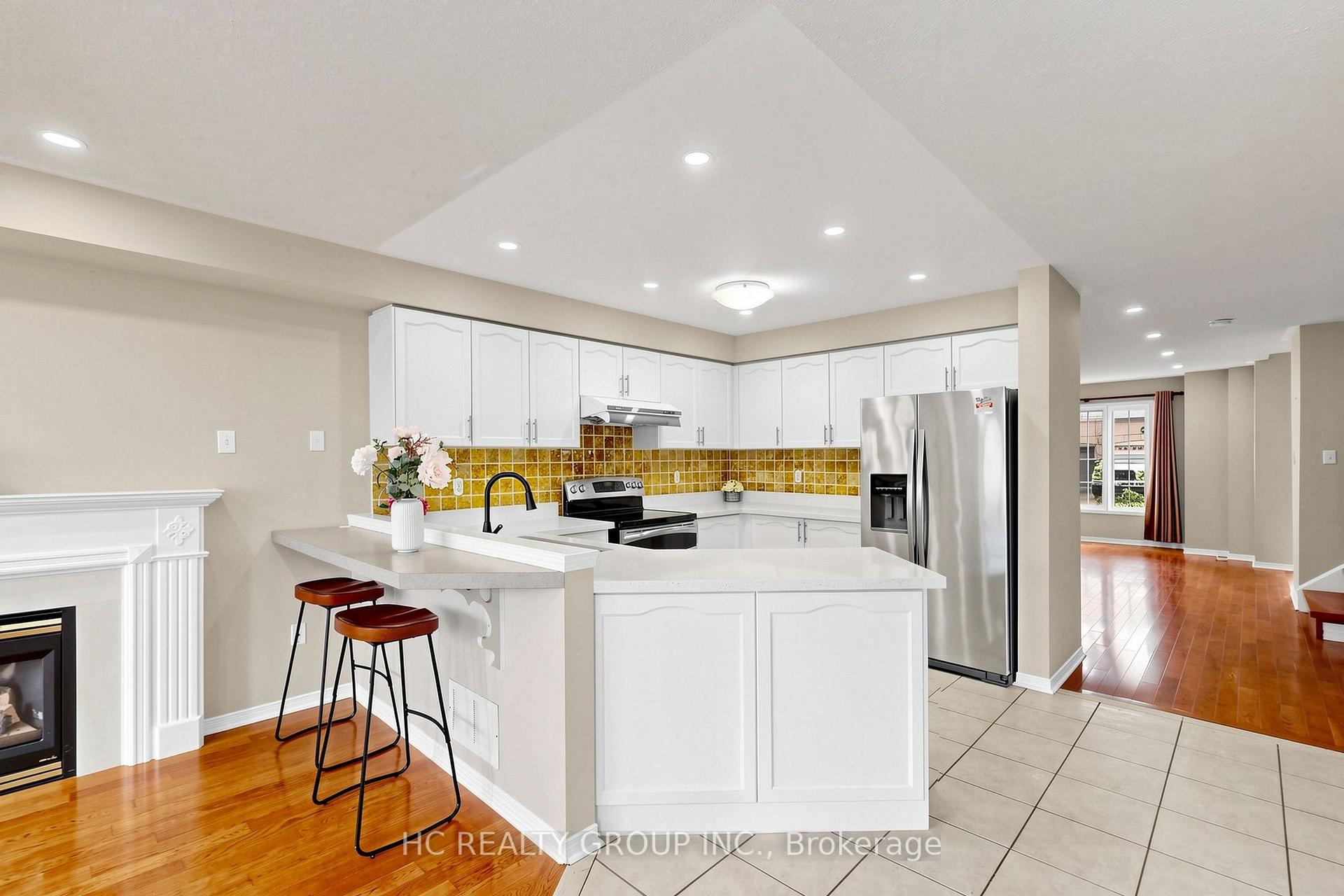 Photo 9 of 180 Trail Ridge Lane, Markham, Berczy — HOMEH