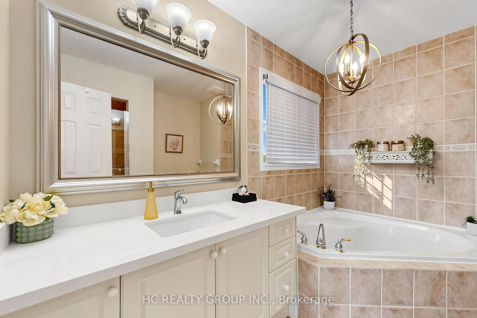 Photo 17 of 180 Trail Ridge Lane, Markham, Berczy — HOMEH