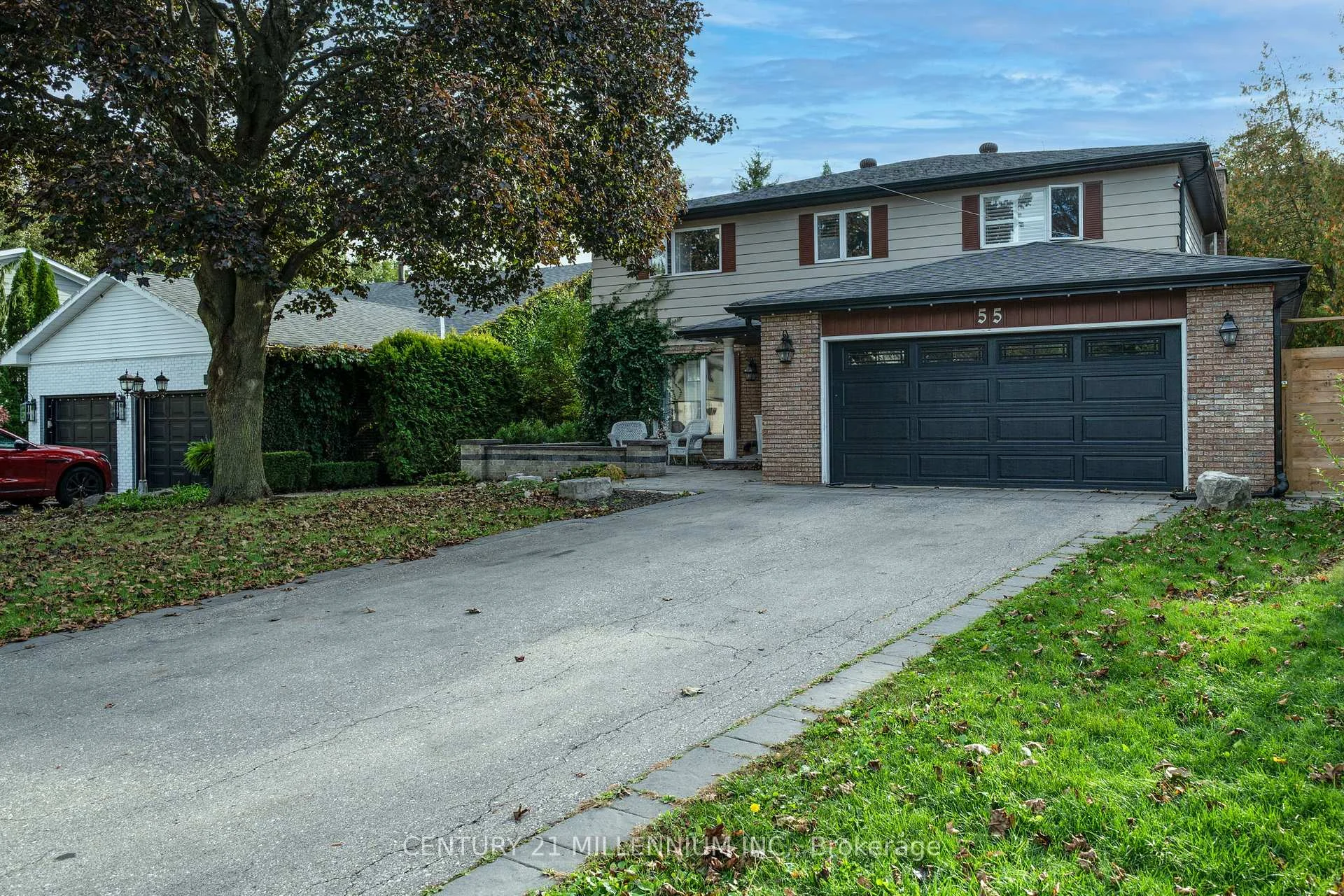 Photo 4 of 55 Ridgehill Drive, Brampton, Brampton South — HOMEH