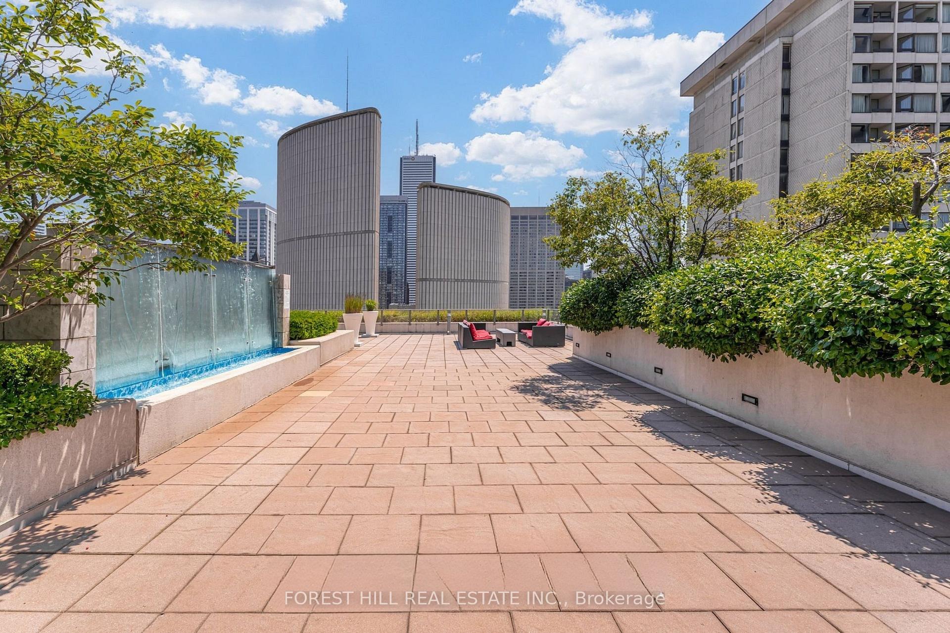 Photo 21 of Unit 917, 111 Elizabeth Street, Toronto, Bay Street Corridor — HOMEH