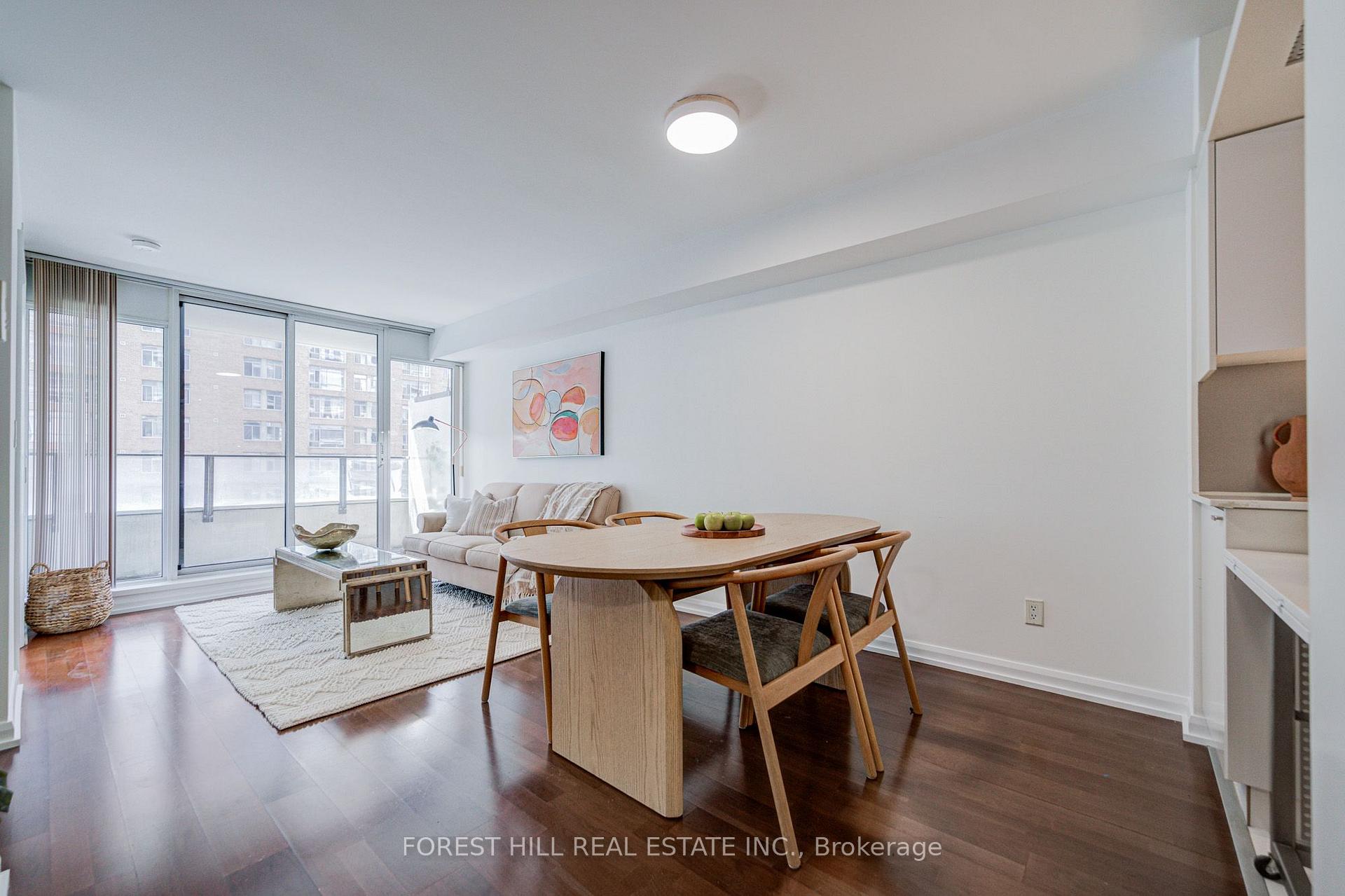 Photo 6 of Unit 917, 111 Elizabeth Street, Toronto, Bay Street Corridor — HOMEH
