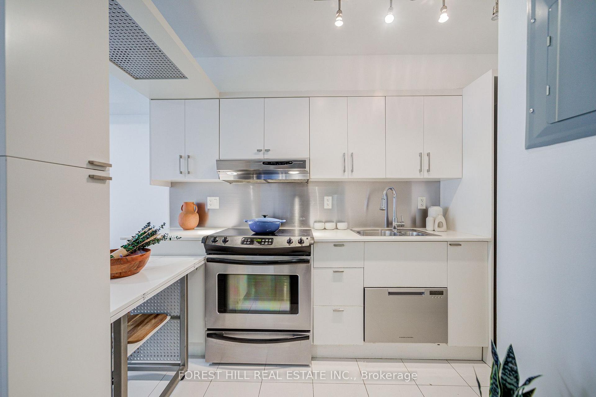 Photo 22 of Unit 917, 111 Elizabeth Street, Toronto, Bay Street Corridor — HOMEH