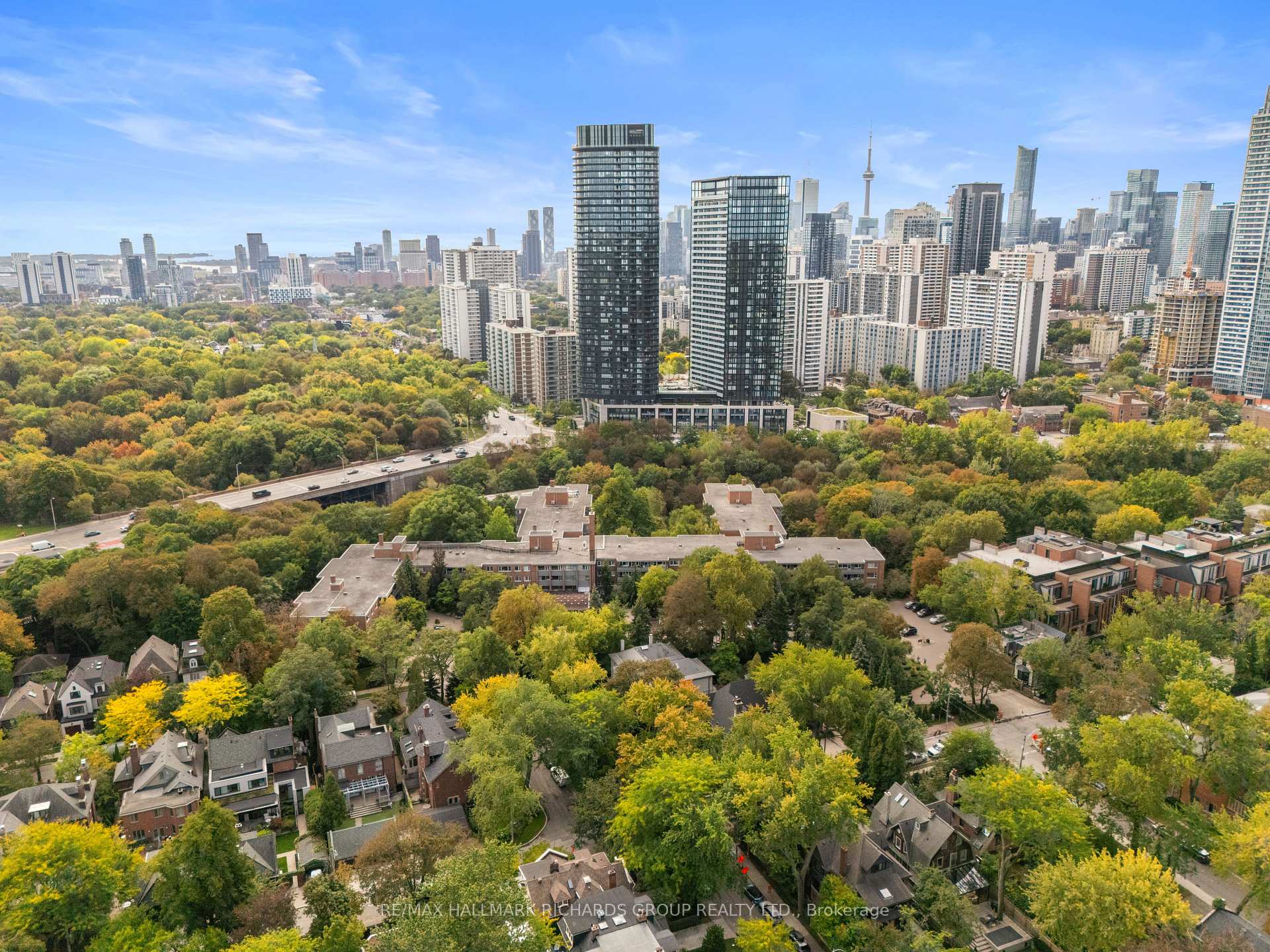 Photo 1 of Unit 845, 21 Dale Avenue, Toronto, Rosedale-Moore Park — HOMEH