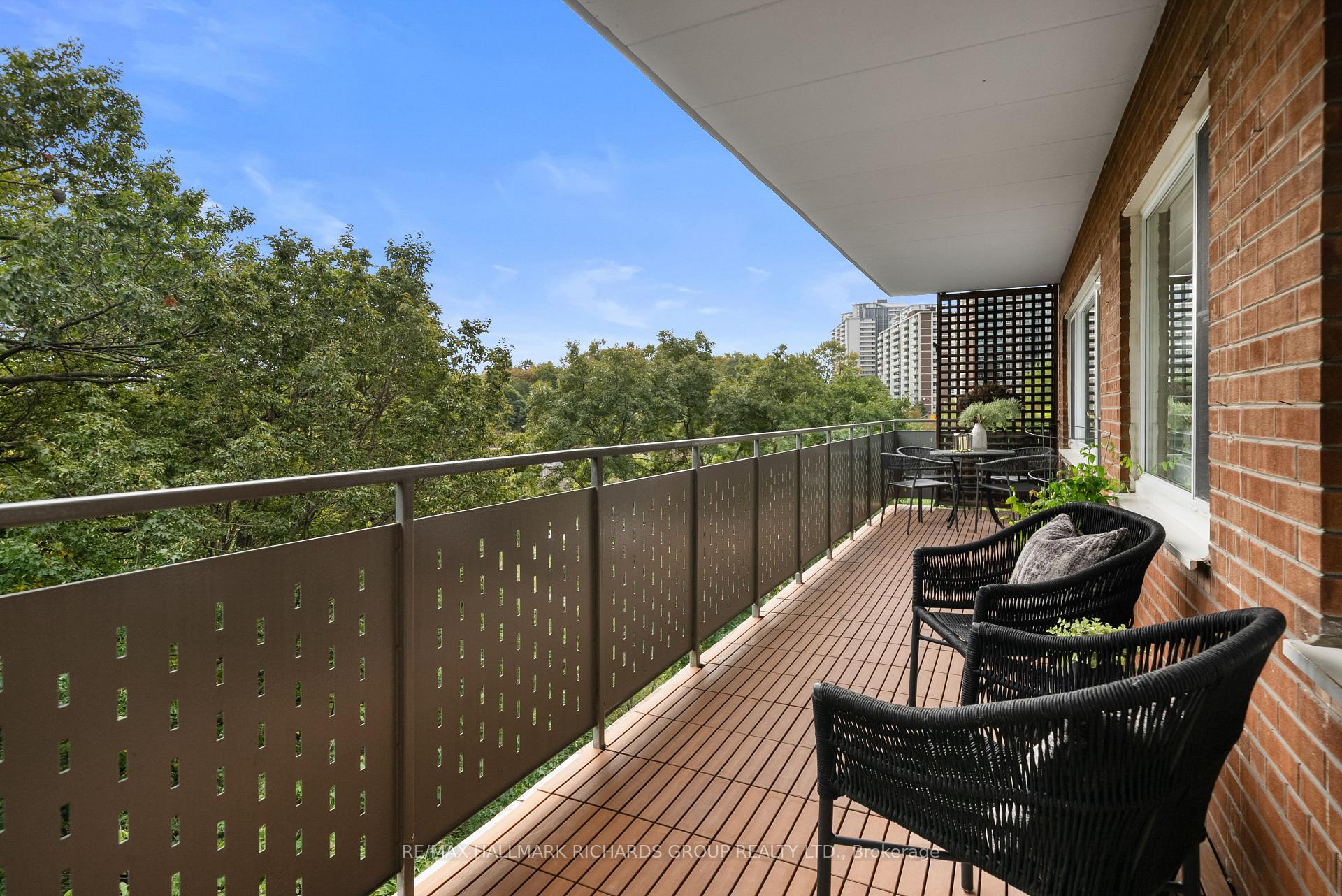 Photo 12 of Unit 845, 21 Dale Avenue, Toronto, Rosedale-Moore Park — HOMEH