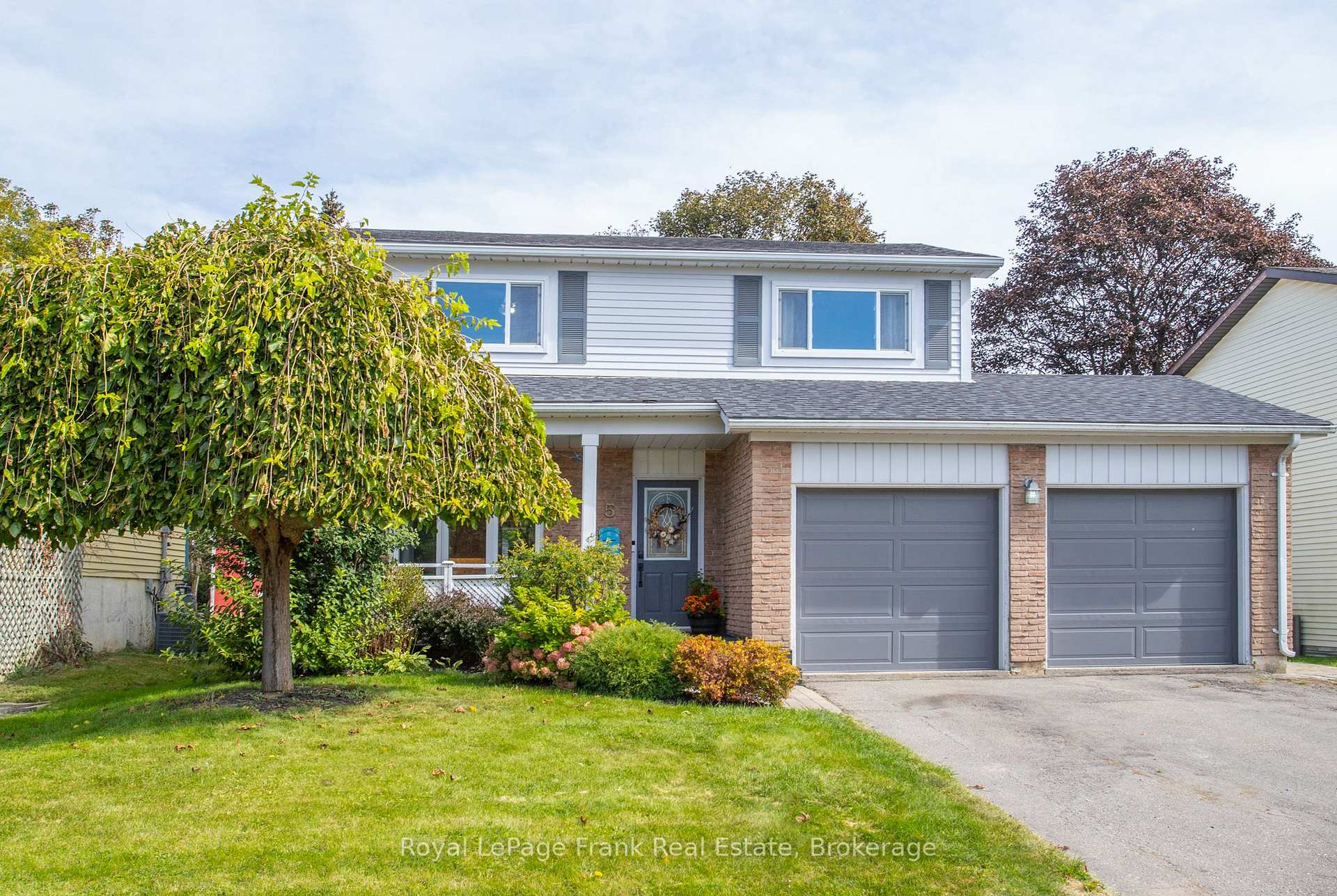 Photo 2 of 5 Alonna Street, Clarington, Bowmanville — HOMEH